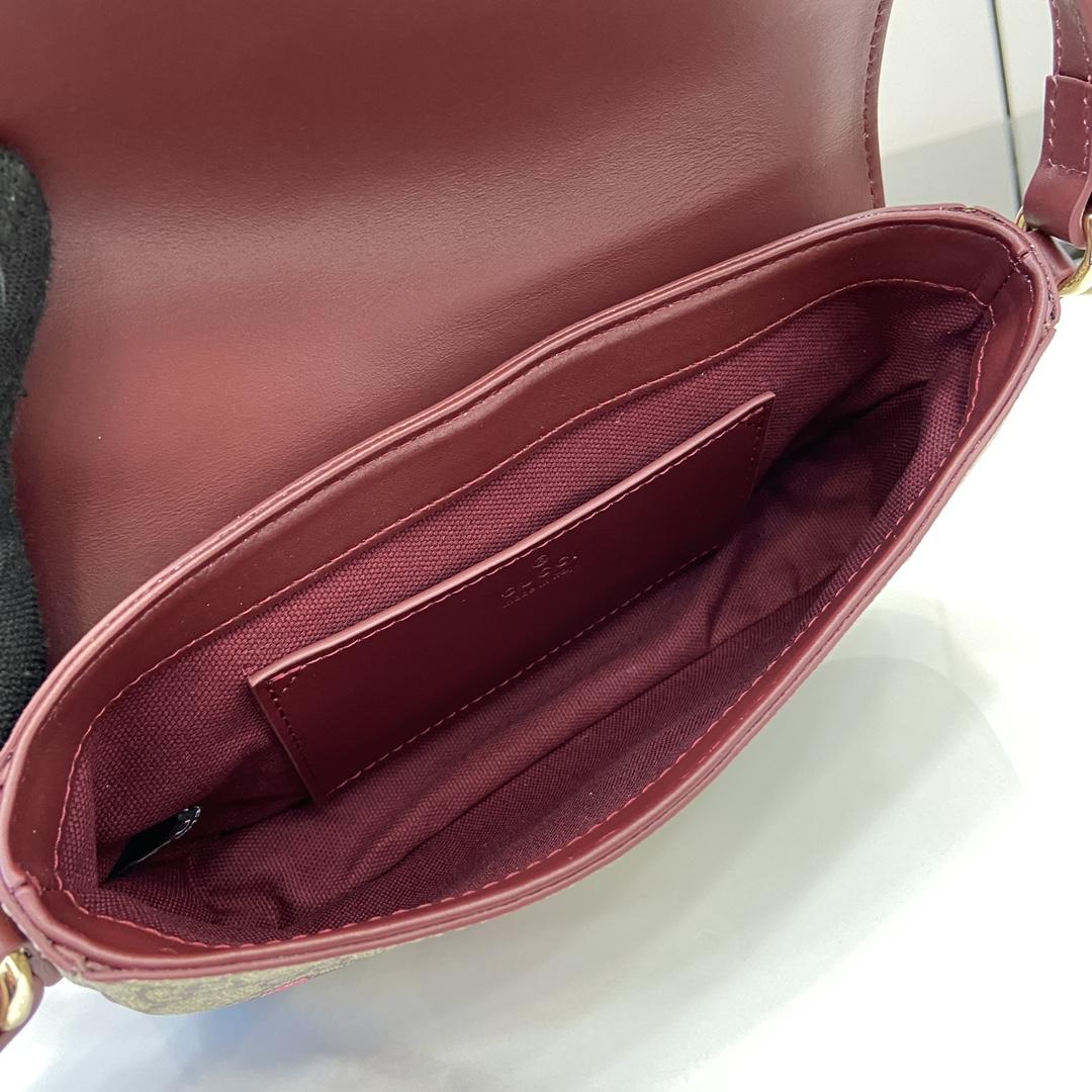 Gucci GG Mini Shoulder Bag With Cat Detail - EUR FASHION