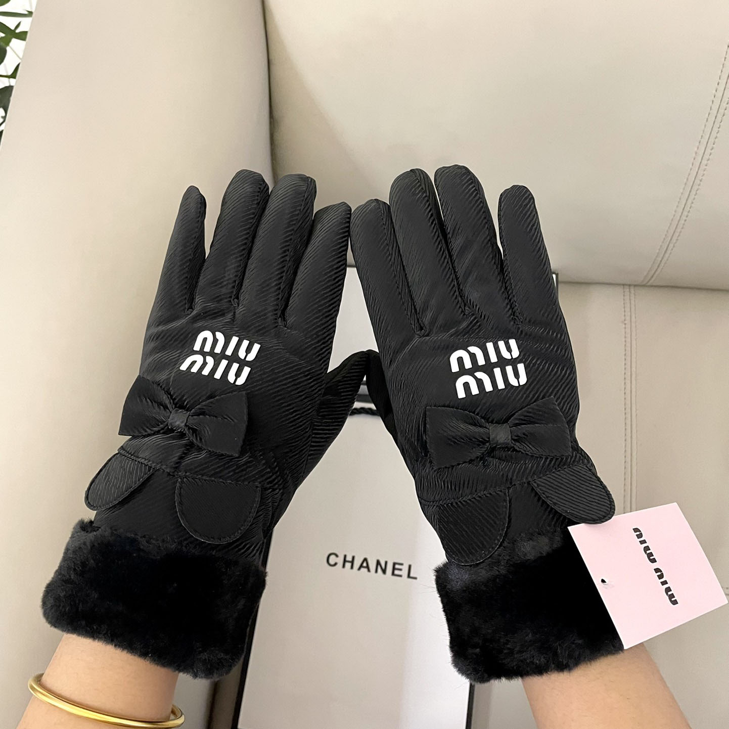 Miu Miu Gloves  - EUR FASHION
