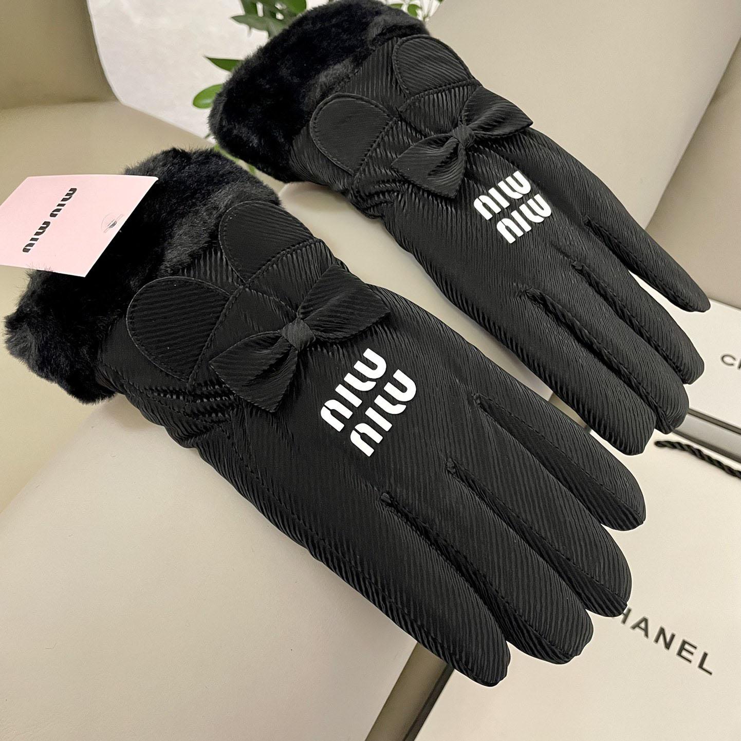Miu Miu Gloves  - EUR FASHION