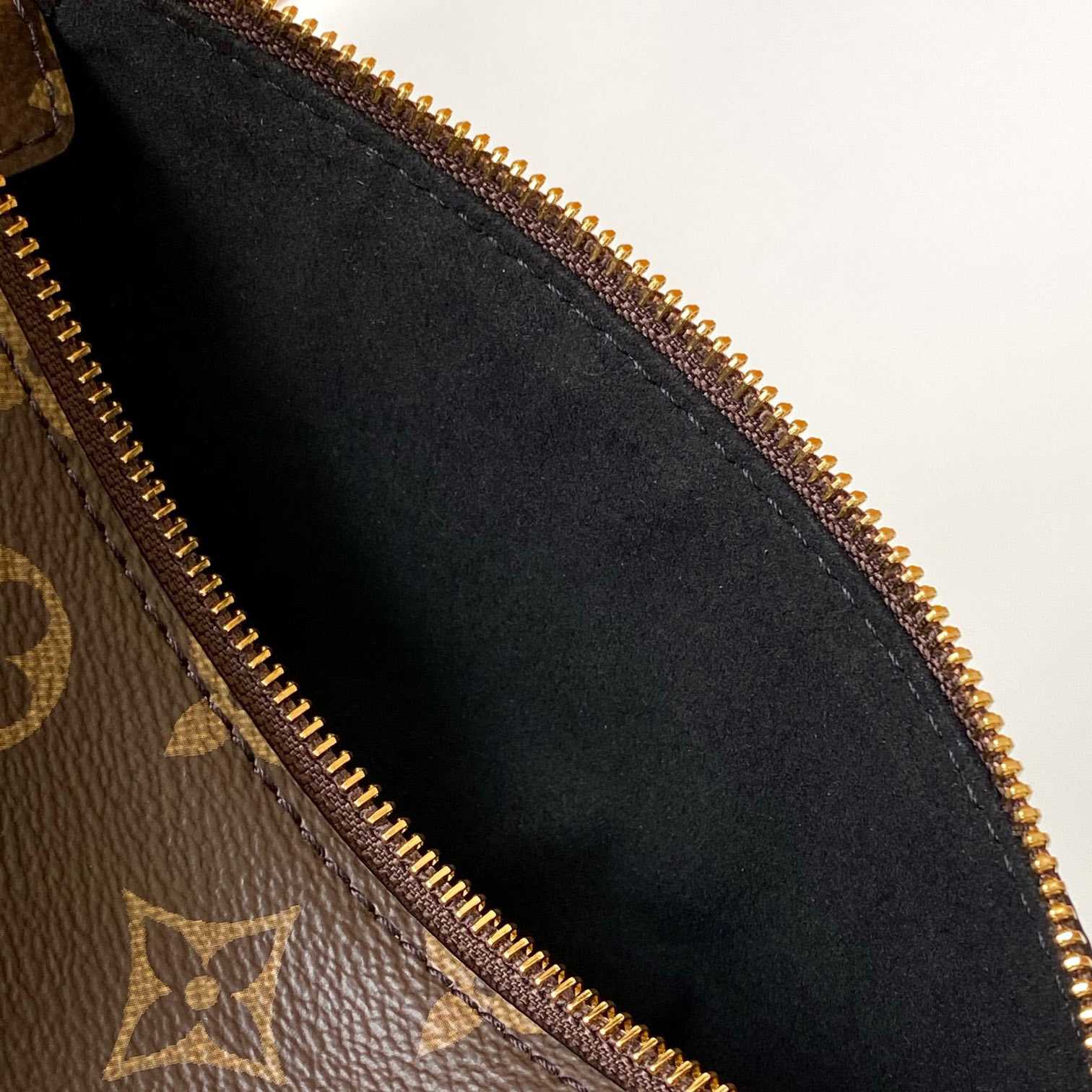 Louis Vuitton Slim Trunk  M13147 - EUR FASHION