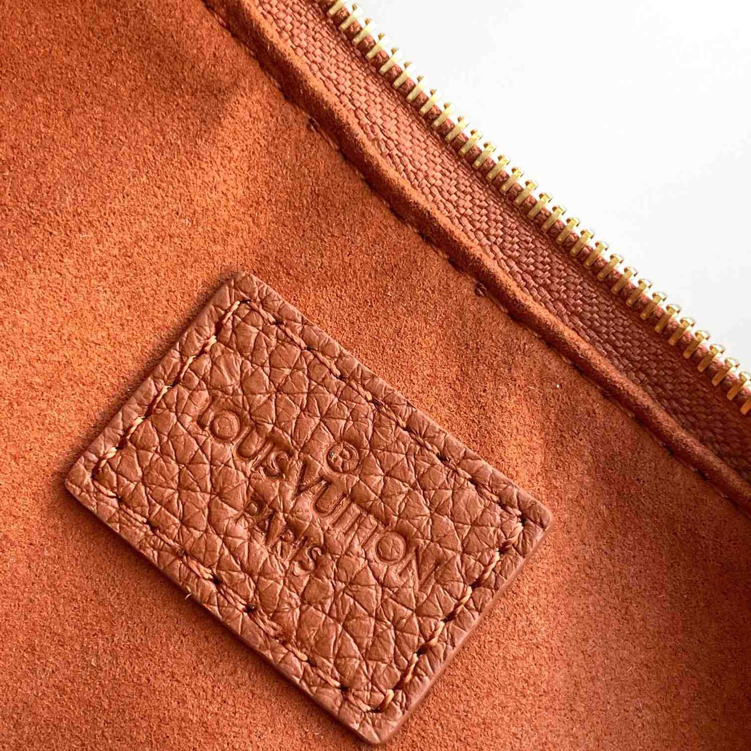 Louis Vuitton Liv Pochette  M11916 - EUR FASHION
