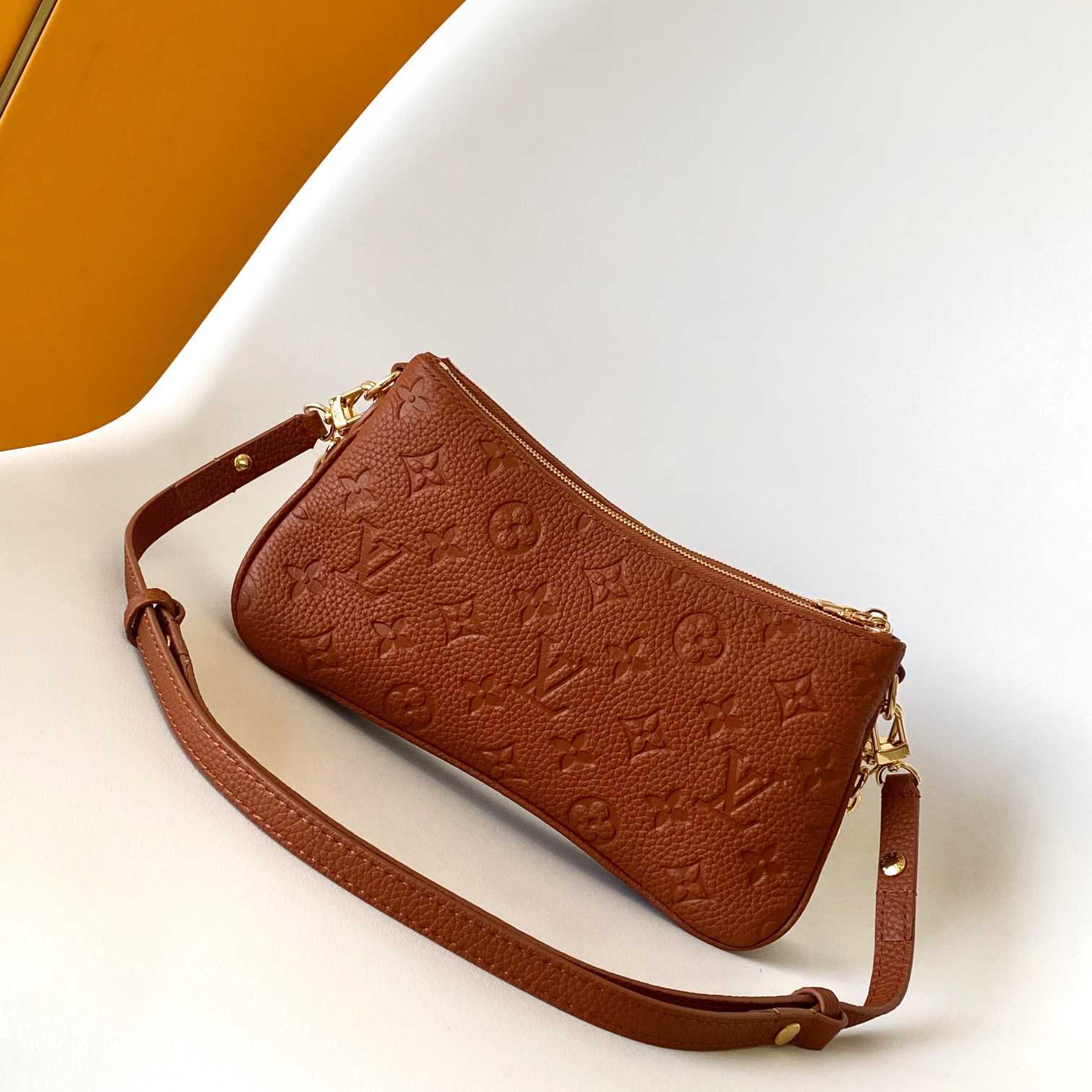 Louis Vuitton Liv Pochette  M11916 - EUR FASHION