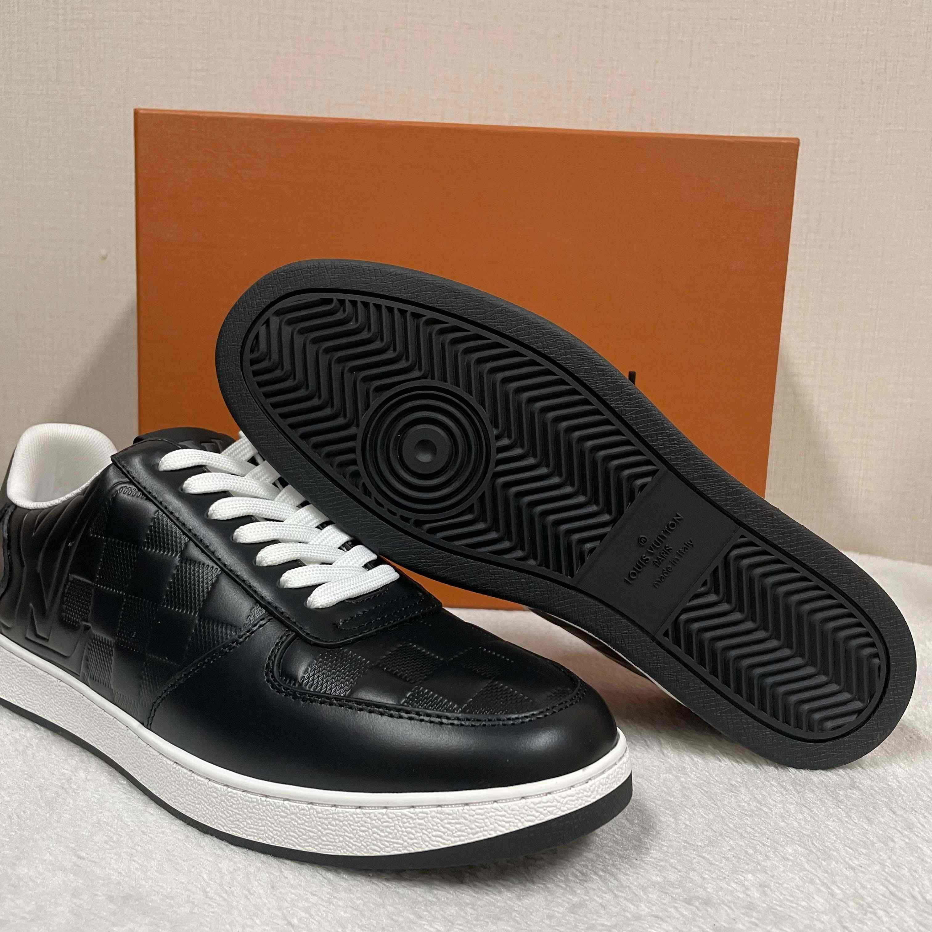 Louis Vuitton Rivoli Sneaker  1ACVIB - EUR FASHION