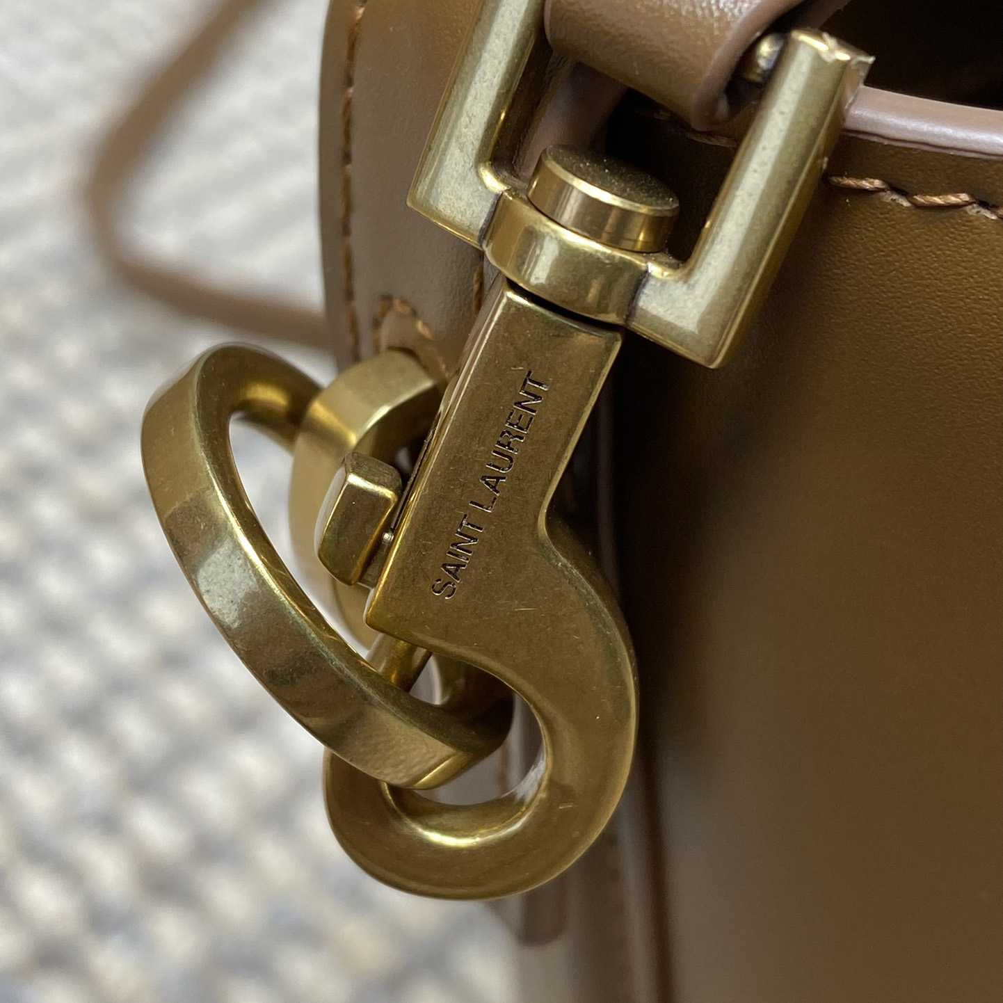 Saint Laurent Le 37 Mini In Shiny Leather - EUR FASHION