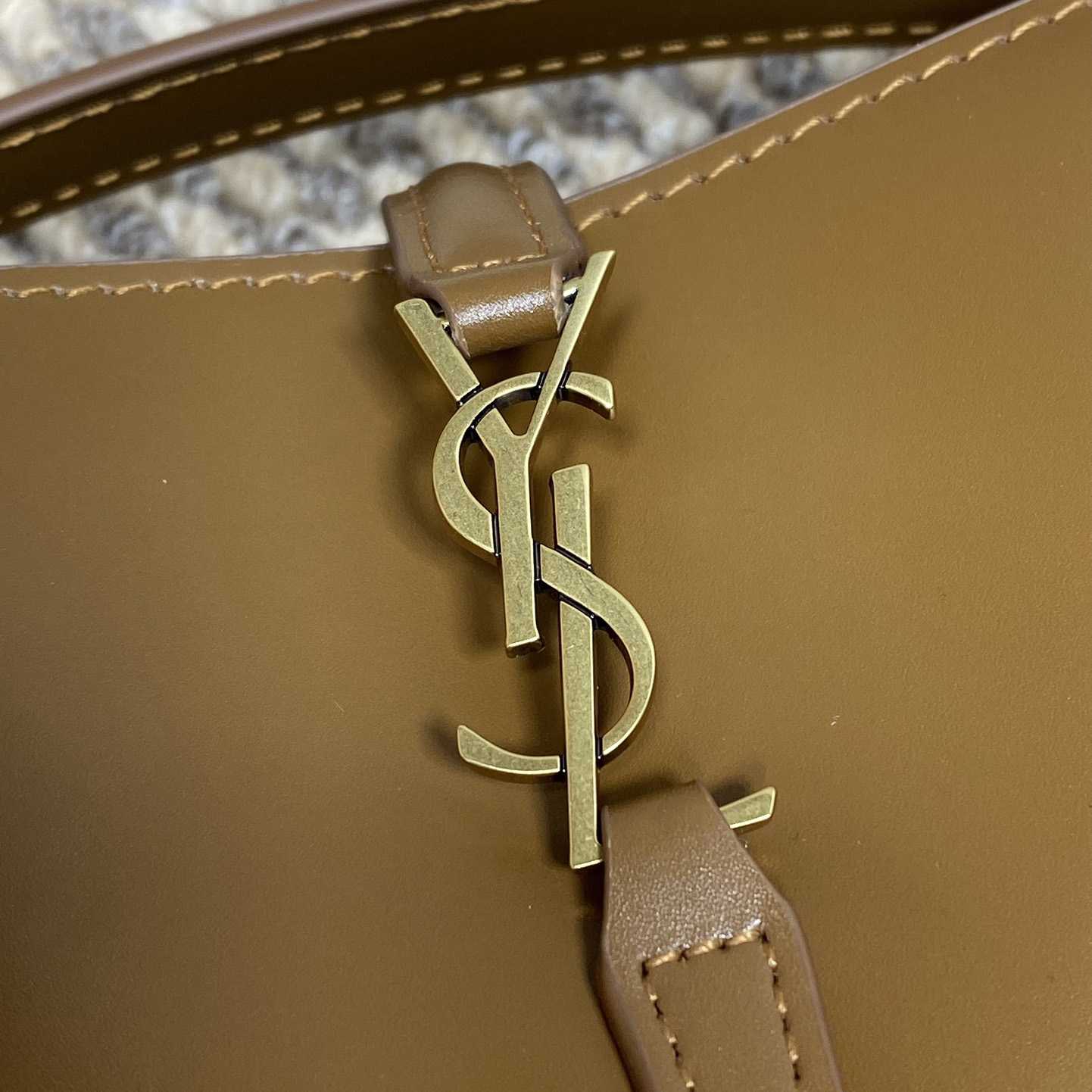 Saint Laurent Le 37 Mini In Shiny Leather - EUR FASHION