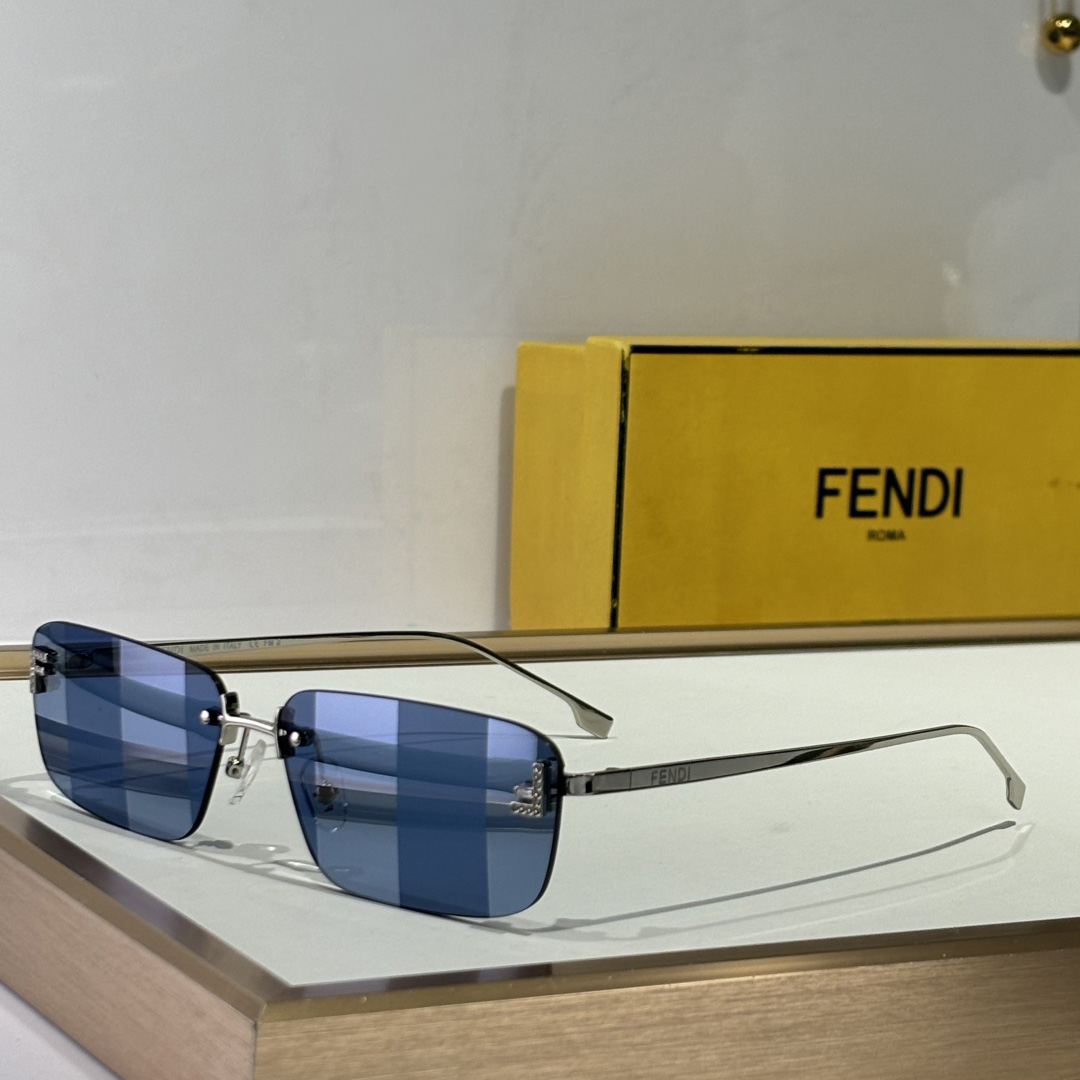 Fendi First Crystal Palladium-colored Sunglasses With Blue Lenses    - EUR FASHION