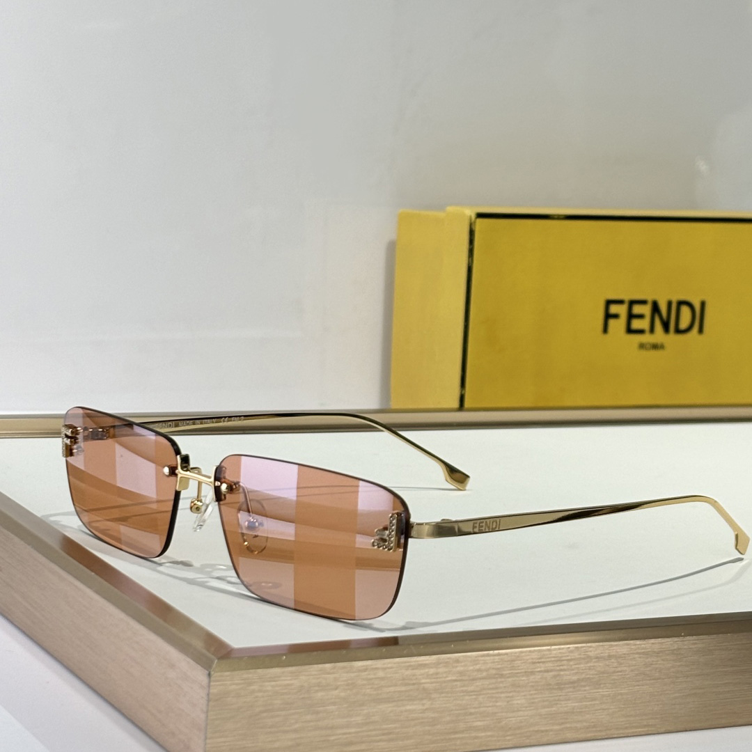 Fendi First Crystal Gold-colored Sunglasses With Rust-colored Lenses - EUR FASHION