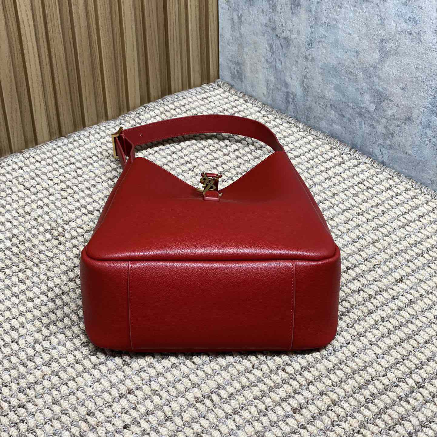 Saint Laurent LE 5 À 7 Supple Small In Grained Leather - EUR FASHION