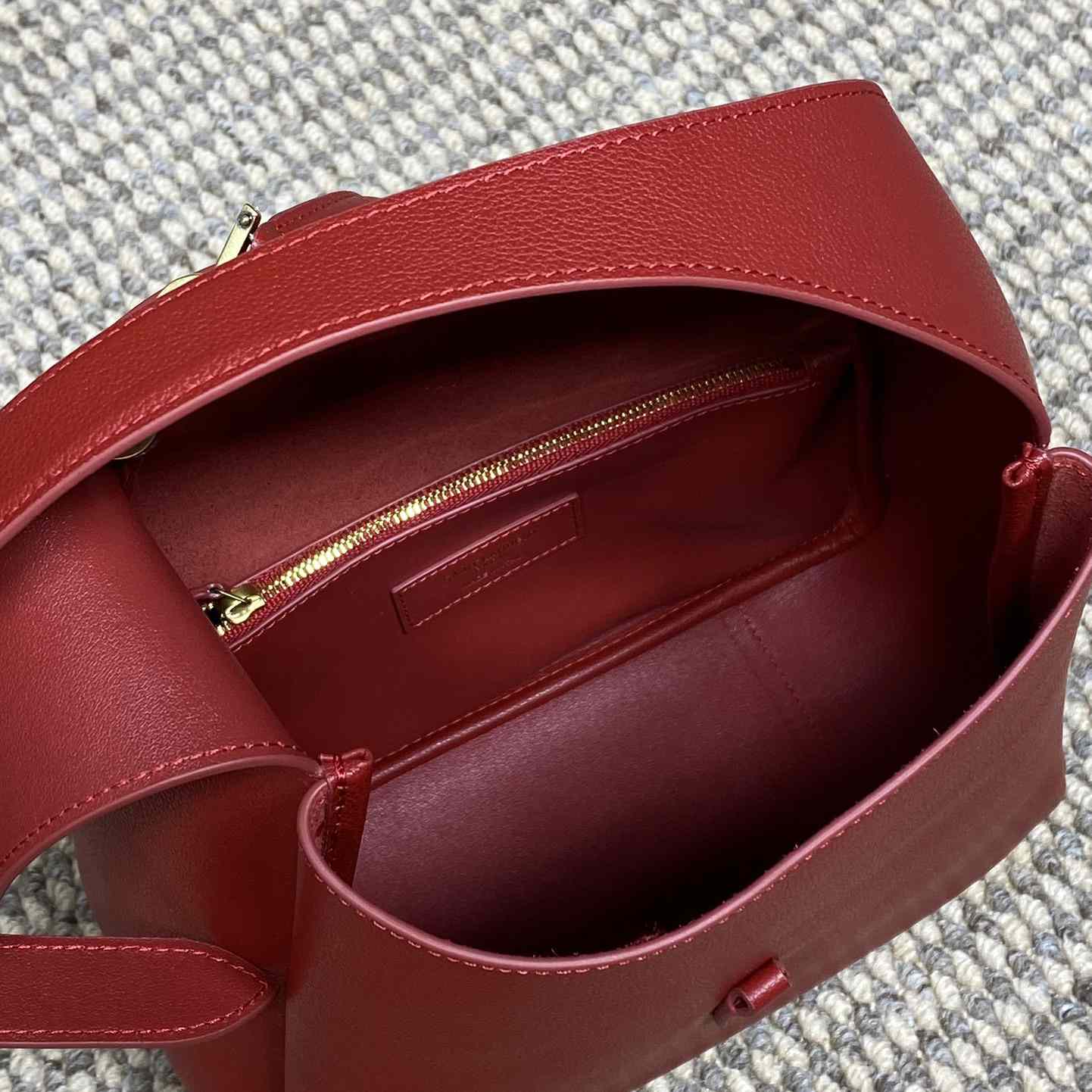 Saint Laurent LE 5 À 7 Supple Small In Grained Leather - EUR FASHION