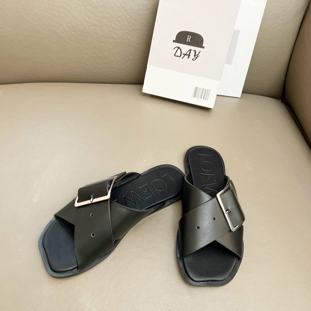 Loewe Petal Belt Flat Sandal In Vegetable-tanned Calfskin - EUR FASHION