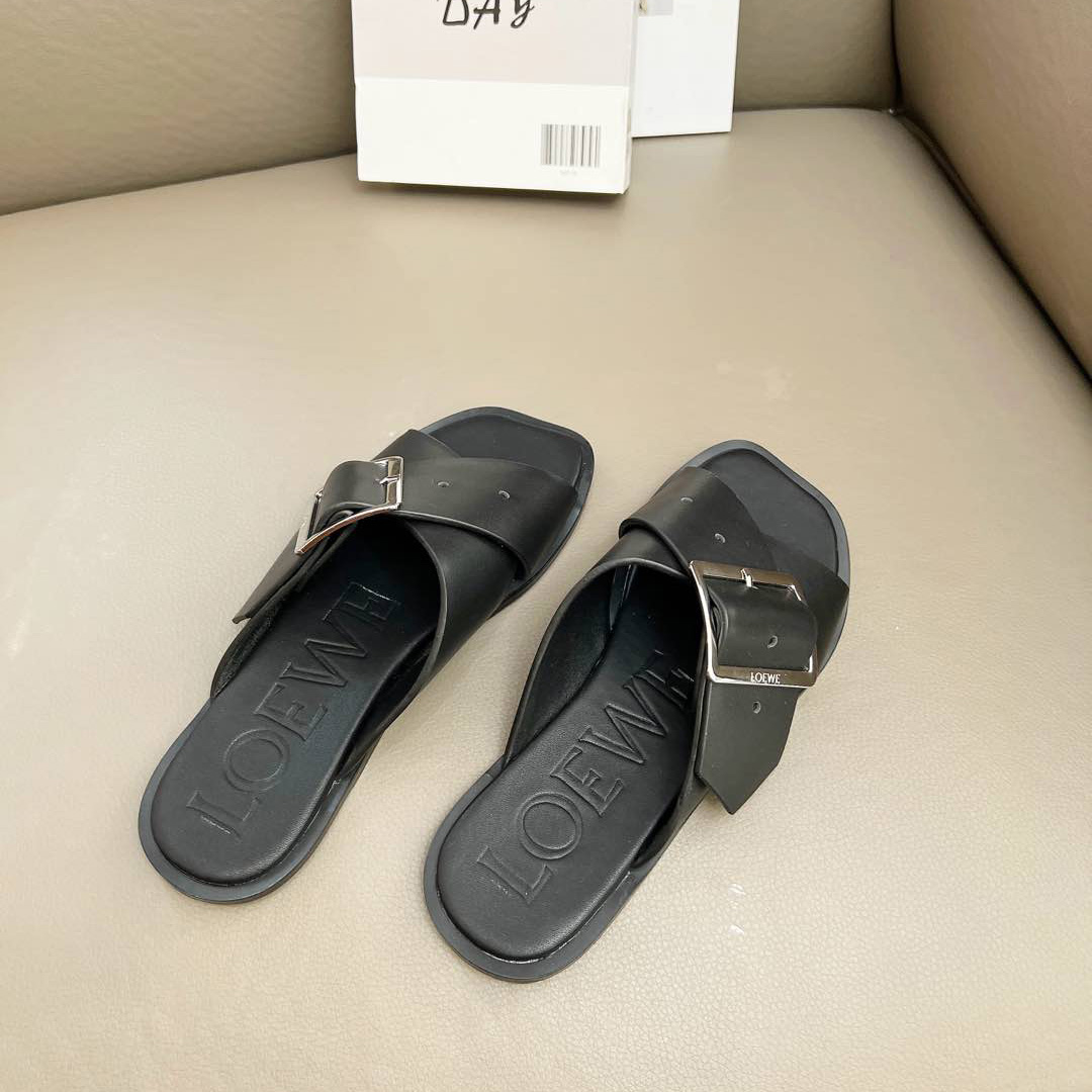 Loewe Petal Belt Flat Sandal In Vegetable-tanned Calfskin - EUR FASHION