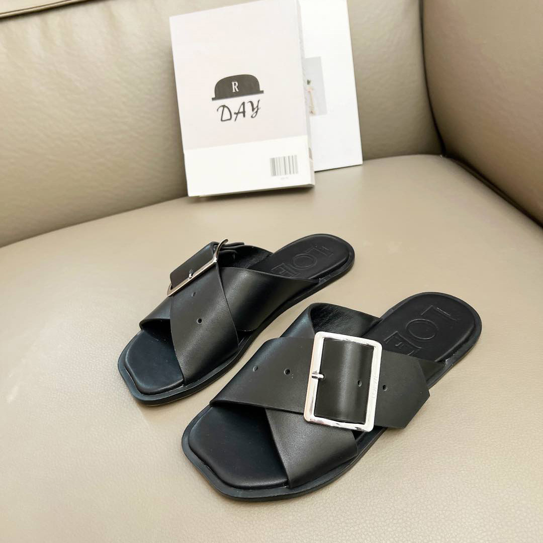 Loewe Petal Belt Flat Sandal In Vegetable-tanned Calfskin - EUR FASHION