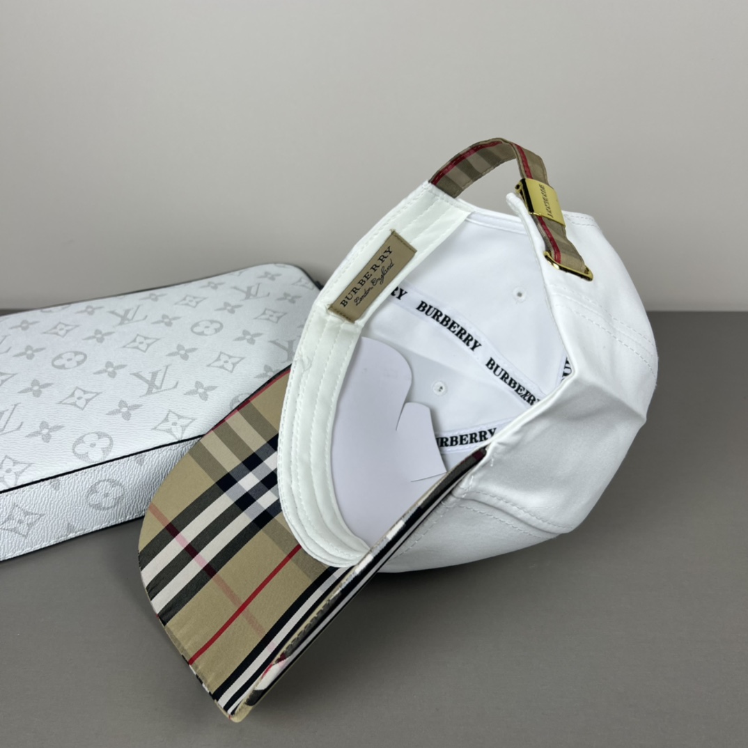 Burberry Baseball Cap - EUR FASHION