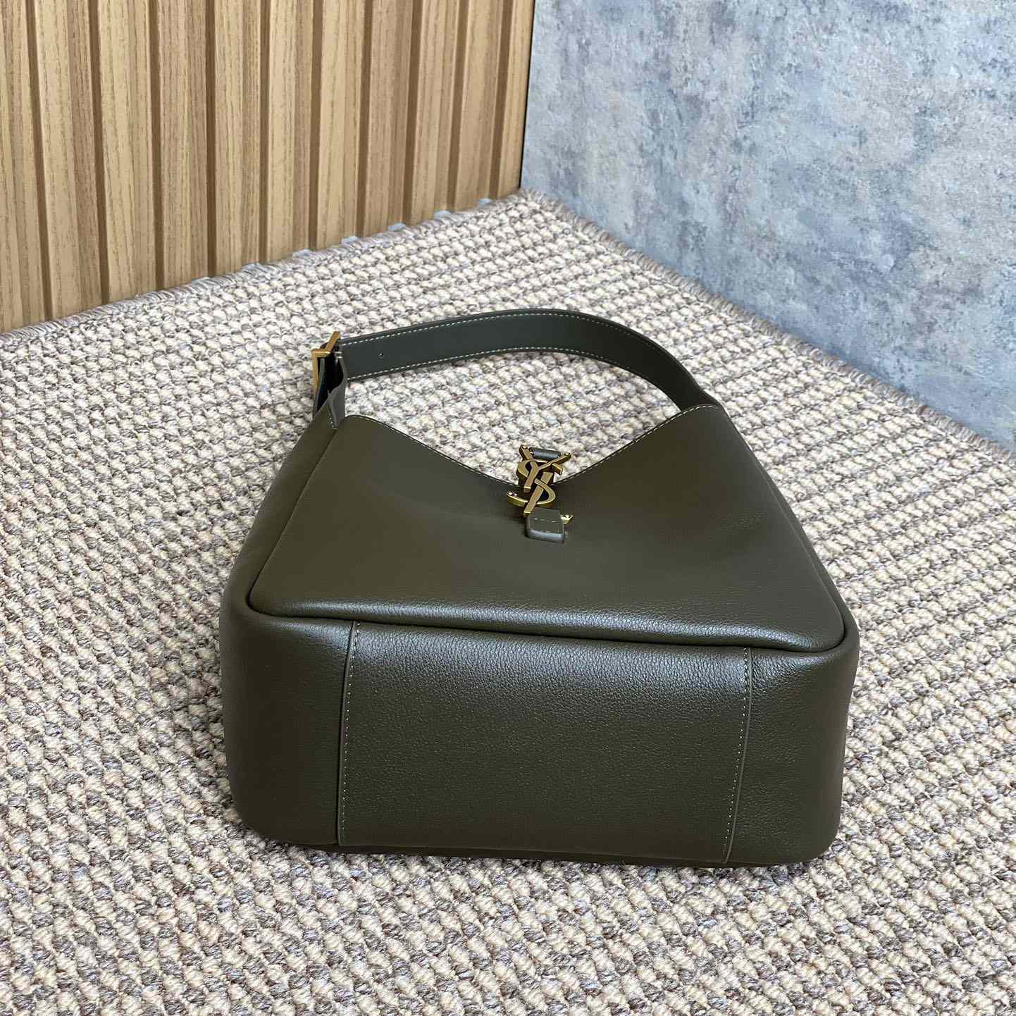 Saint Laurent LE 5 À 7 Supple Small In Grained Leather - EUR FASHION