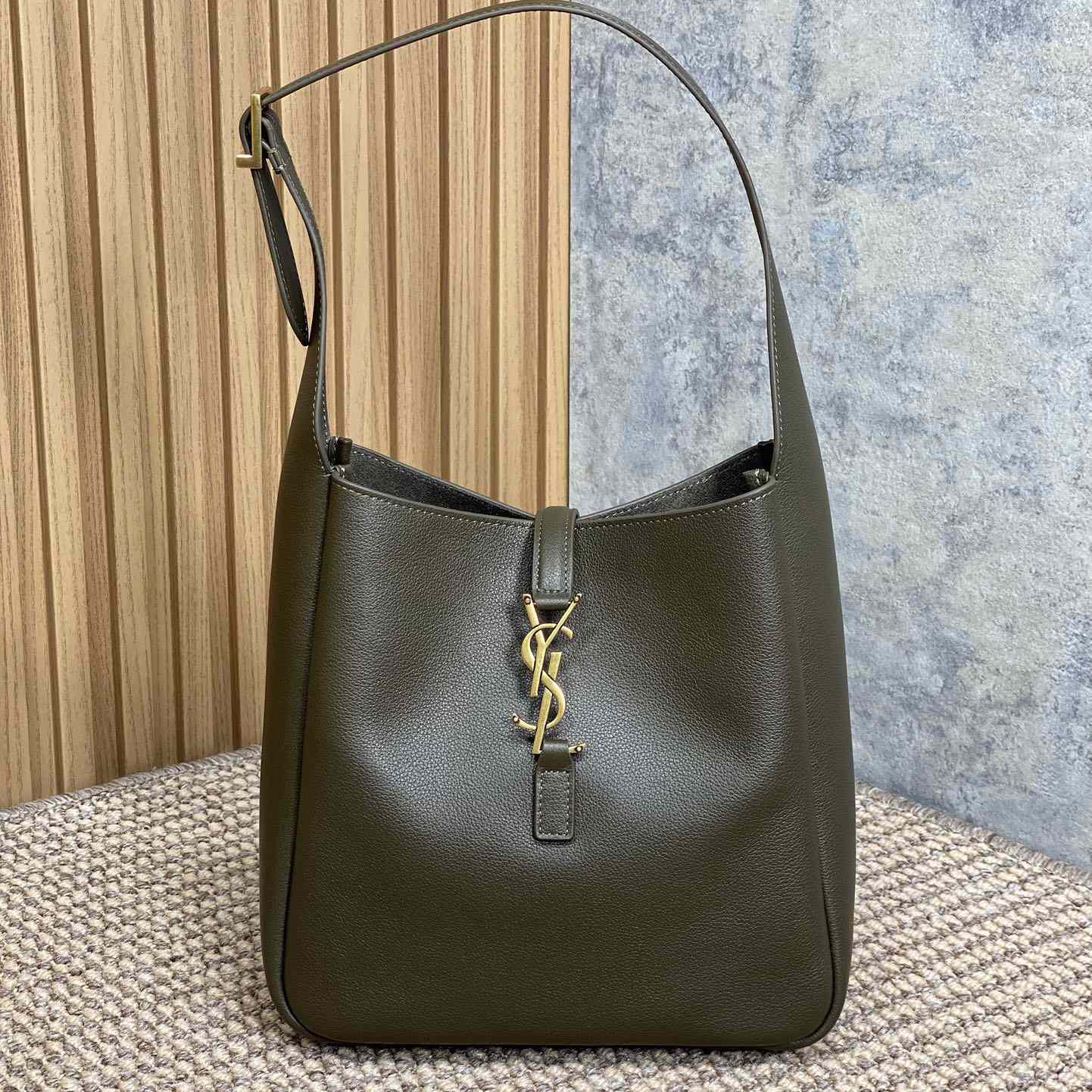 Saint Laurent LE 5 À 7 Supple Small In Grained Leather - EUR FASHION