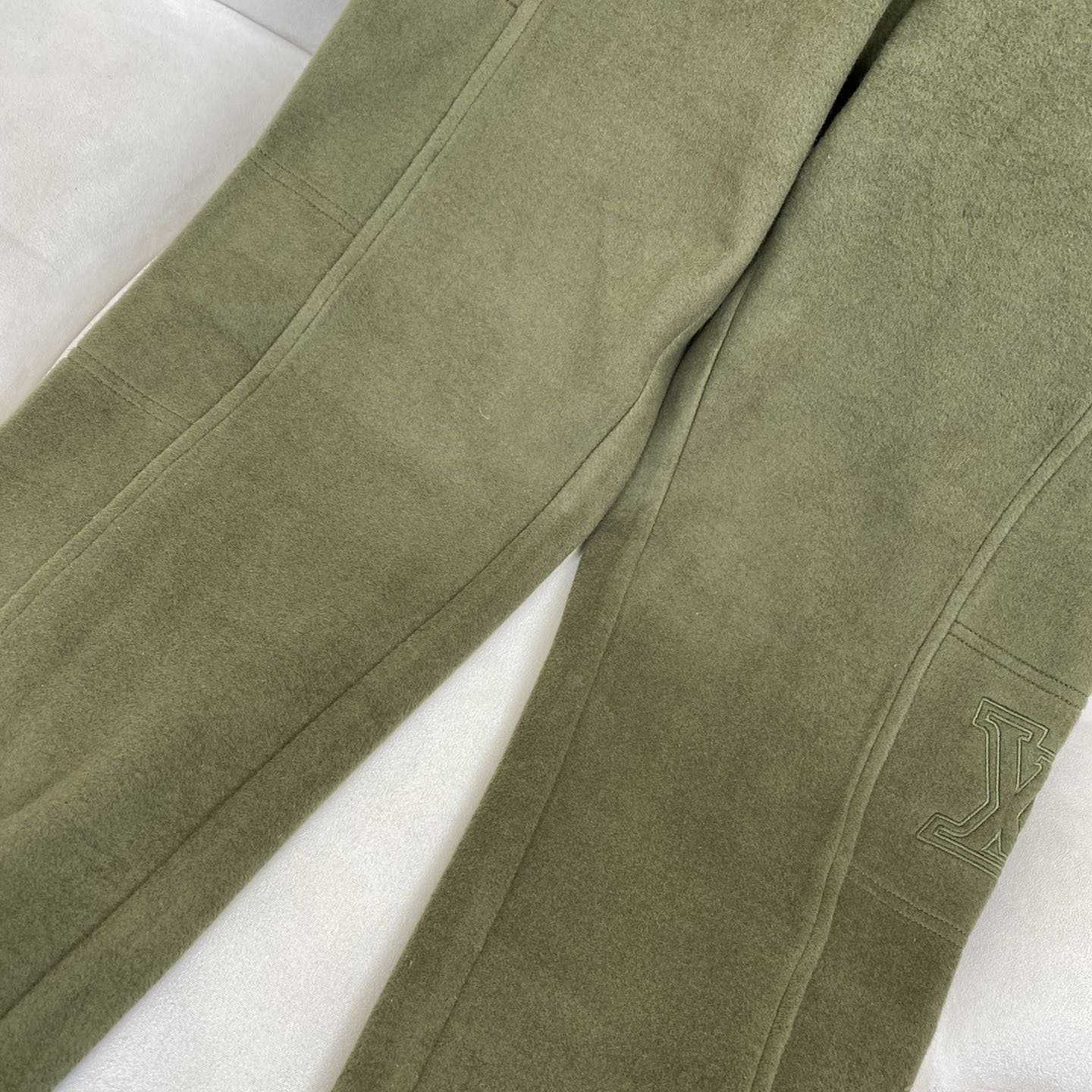 Louis Vuitton Quilted Textured Wool Pants   1AGJPS - EUR FASHION