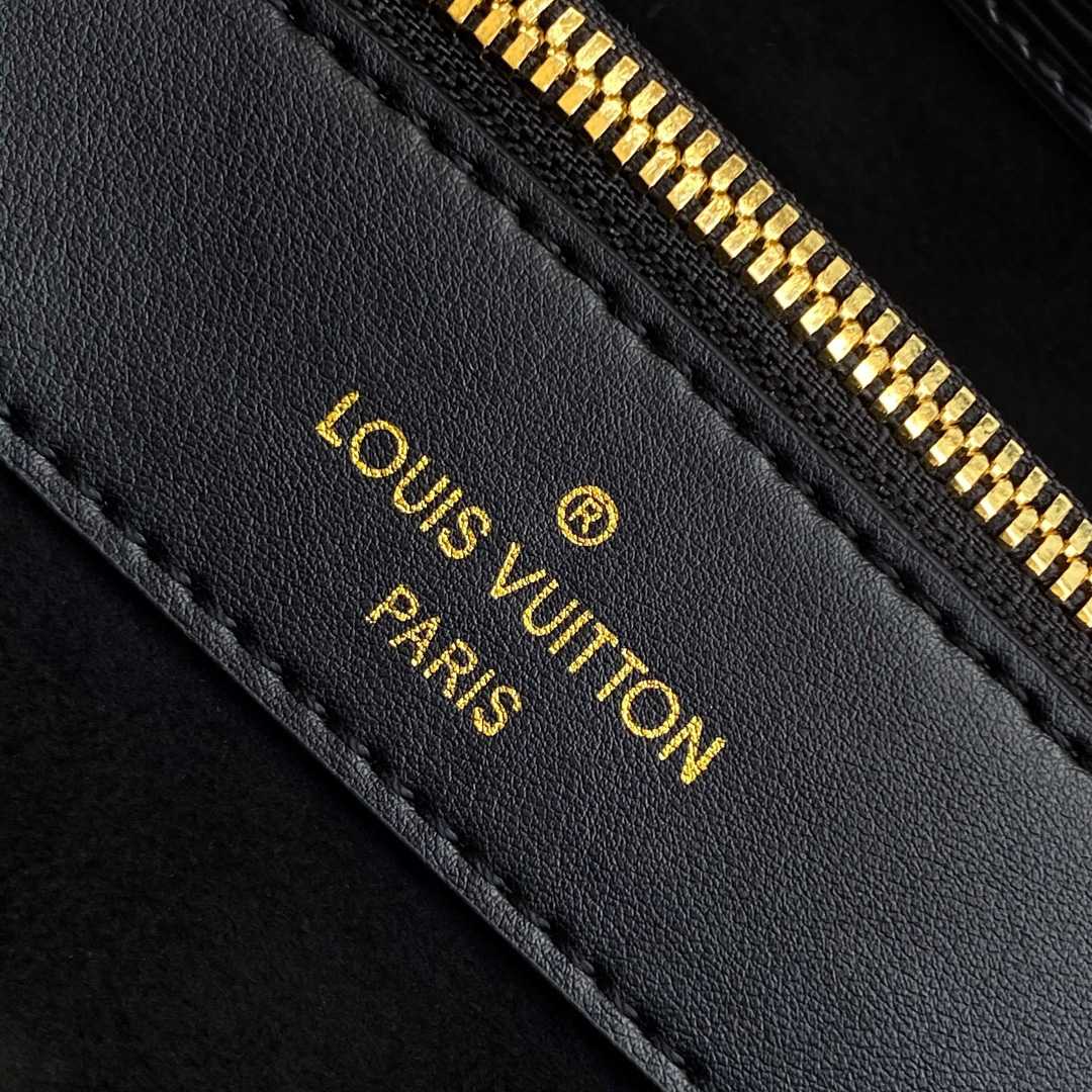Louis Vuitton Varenne East West   M11791 - EUR FASHION