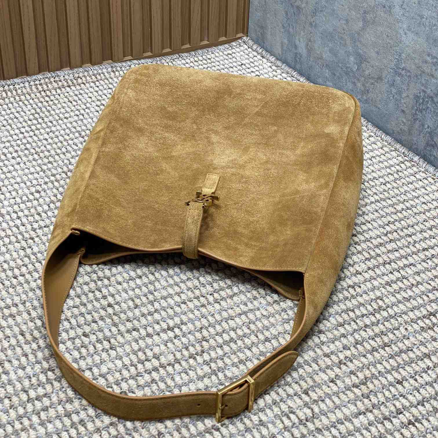 Saint Laurent LE 5 À 7 Supple Large In Suede - EUR FASHION