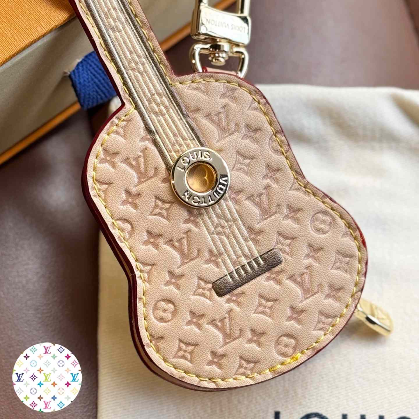 Louis Vuitton Guitar Pouch Bag Charm   M02032 - EUR FASHION