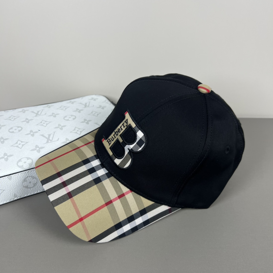 Burberry Baseball Cap - EUR FASHION