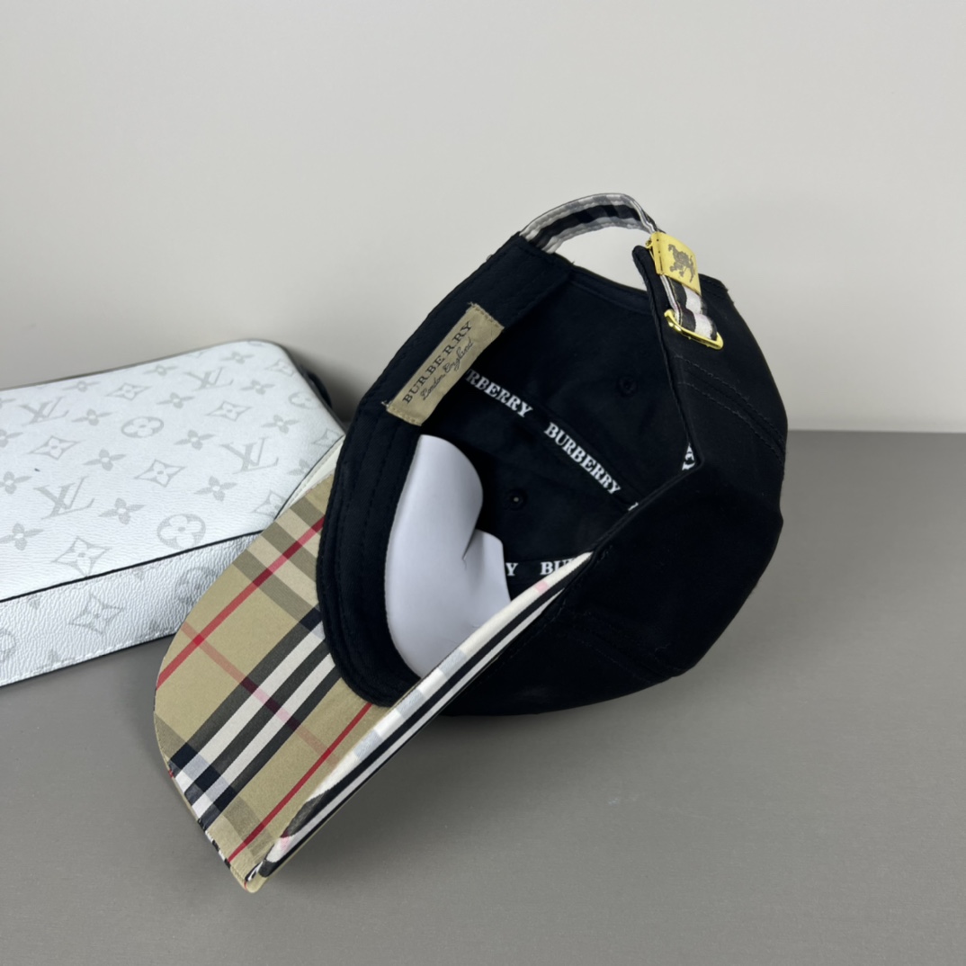 Burberry Baseball Cap - EUR FASHION