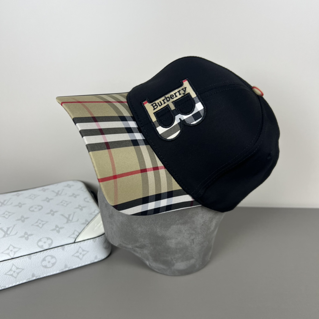 Burberry Baseball Cap - EUR FASHION