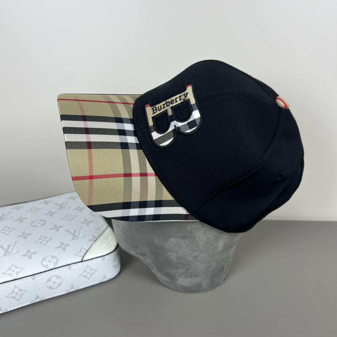 Burberry Baseball Cap - EUR FASHION