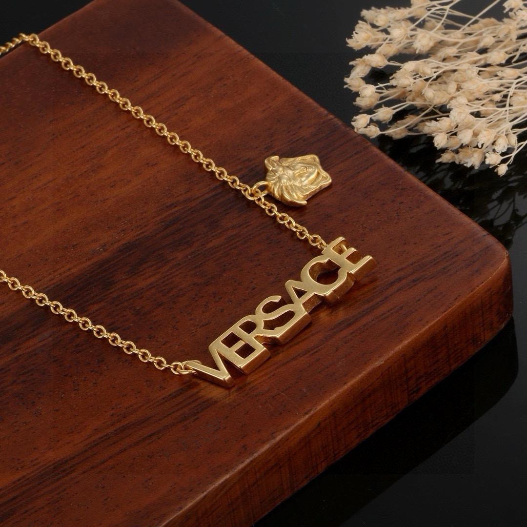 Versace Necklace - EUR FASHION