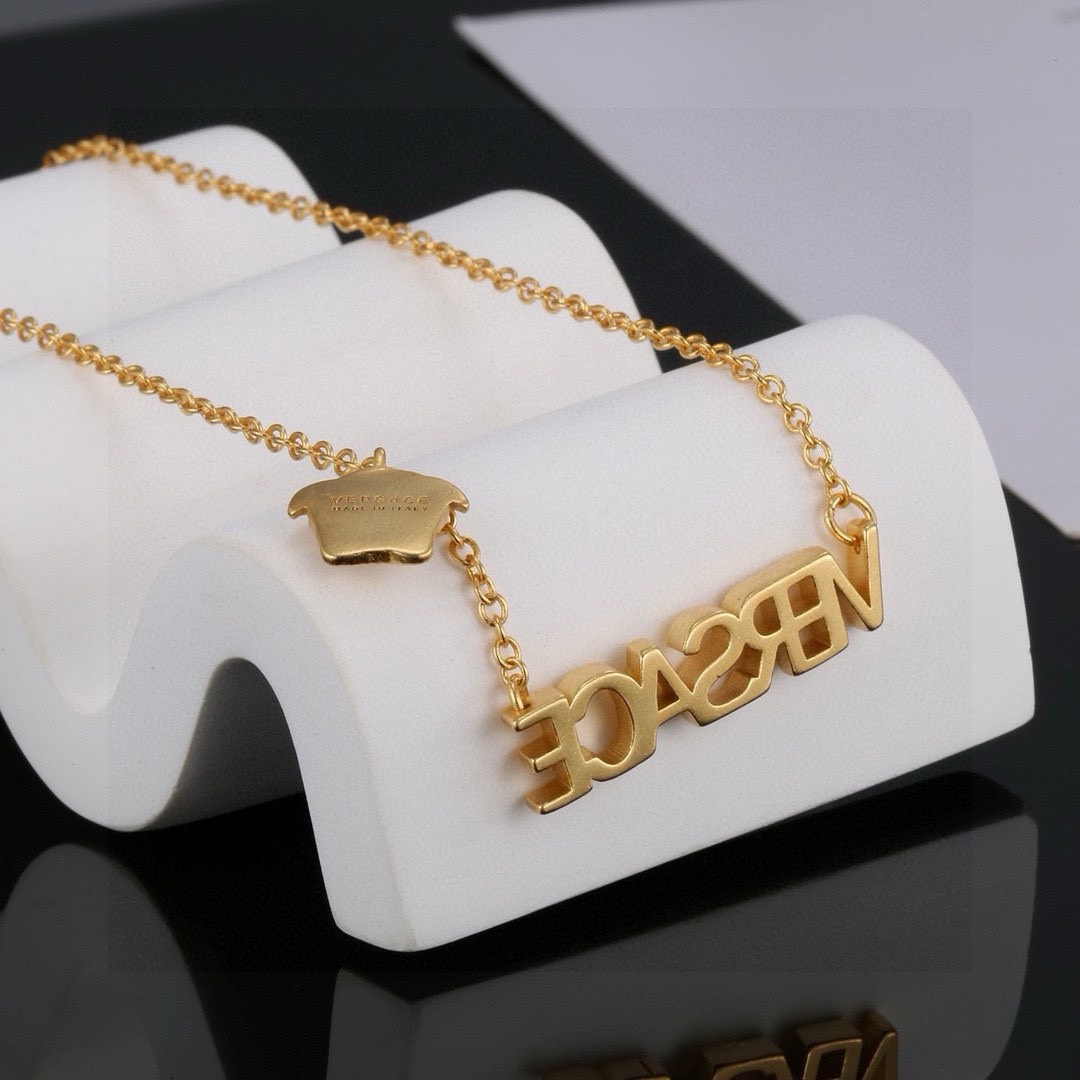 Versace Necklace - EUR FASHION