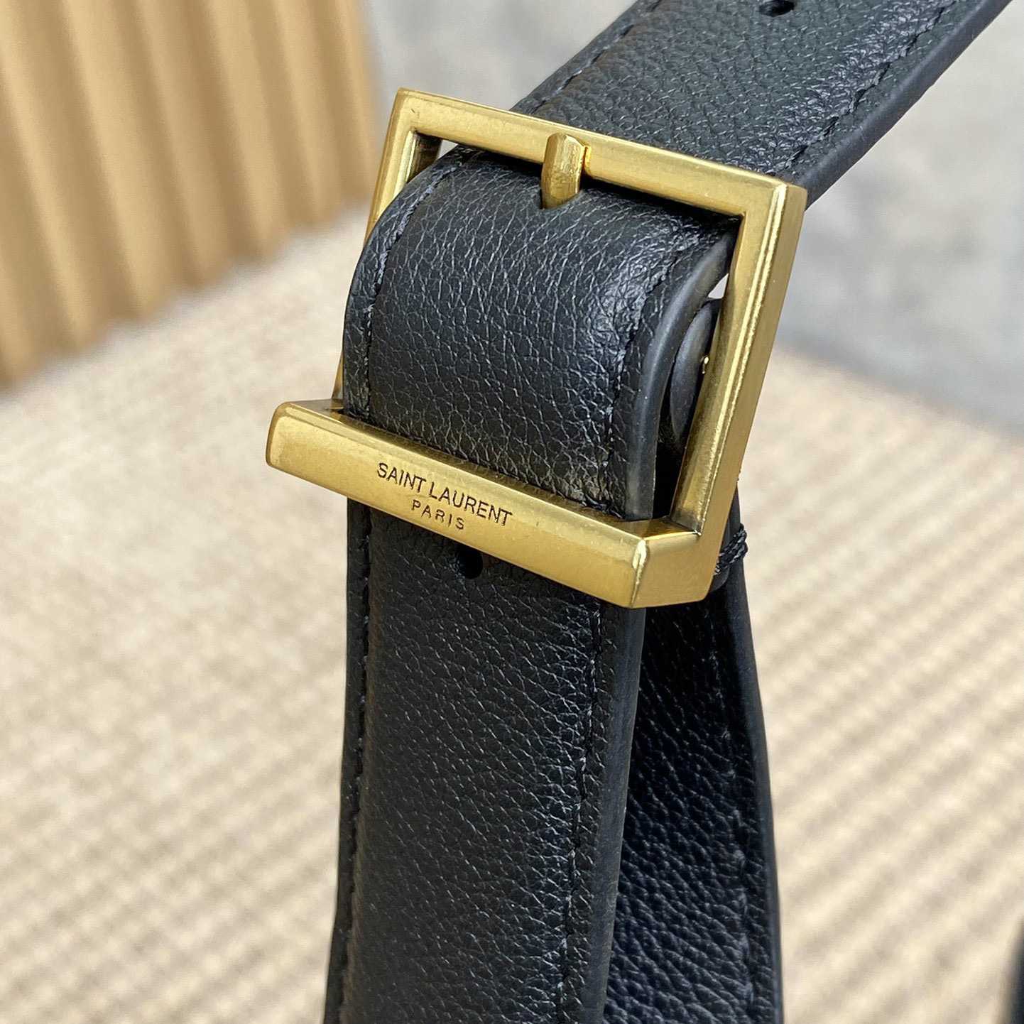 Saint Laurent LE 5 À 7 Supple Small In Grained Leather - EUR FASHION