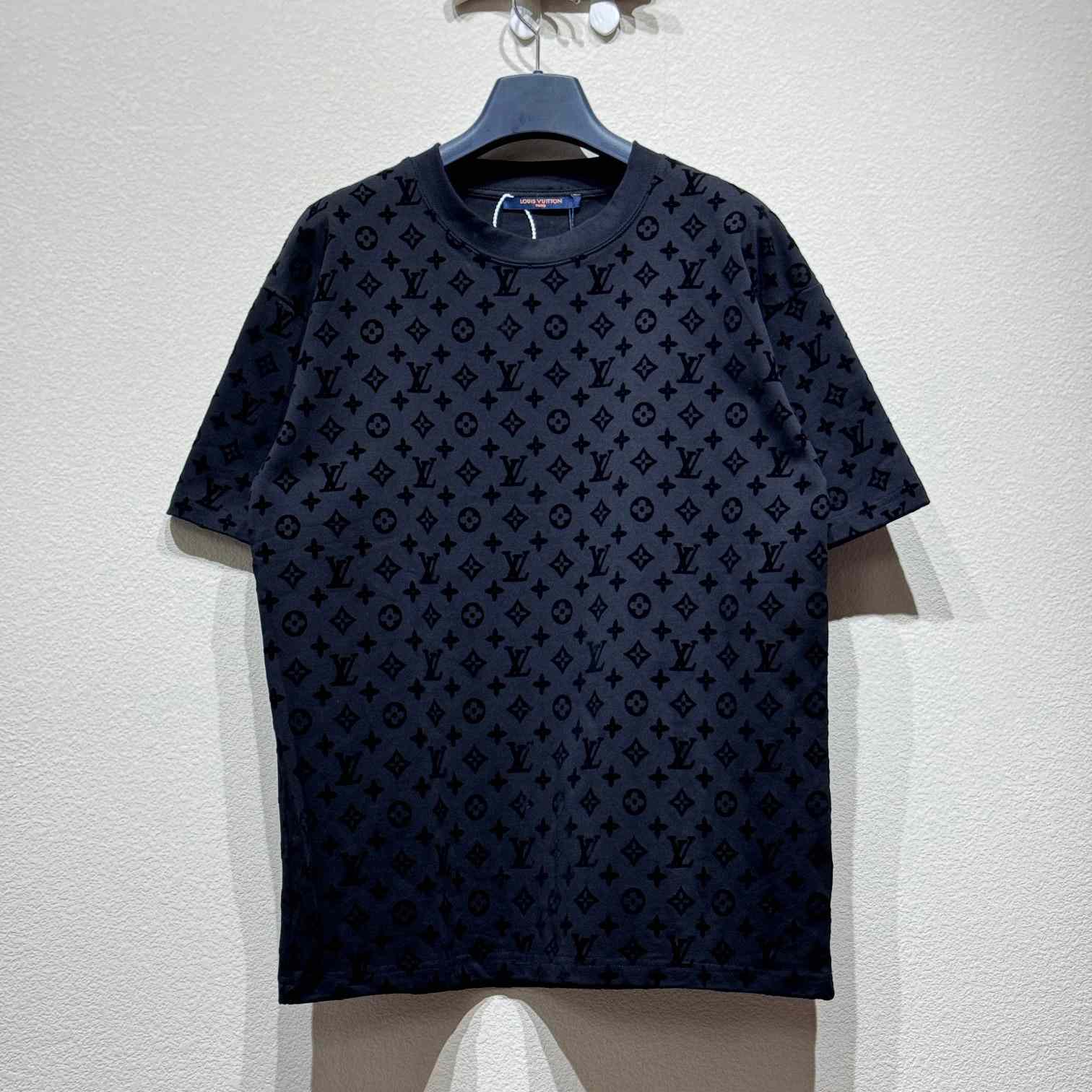 Louis Vuitton Monogram T-Shirt - EUR FASHION