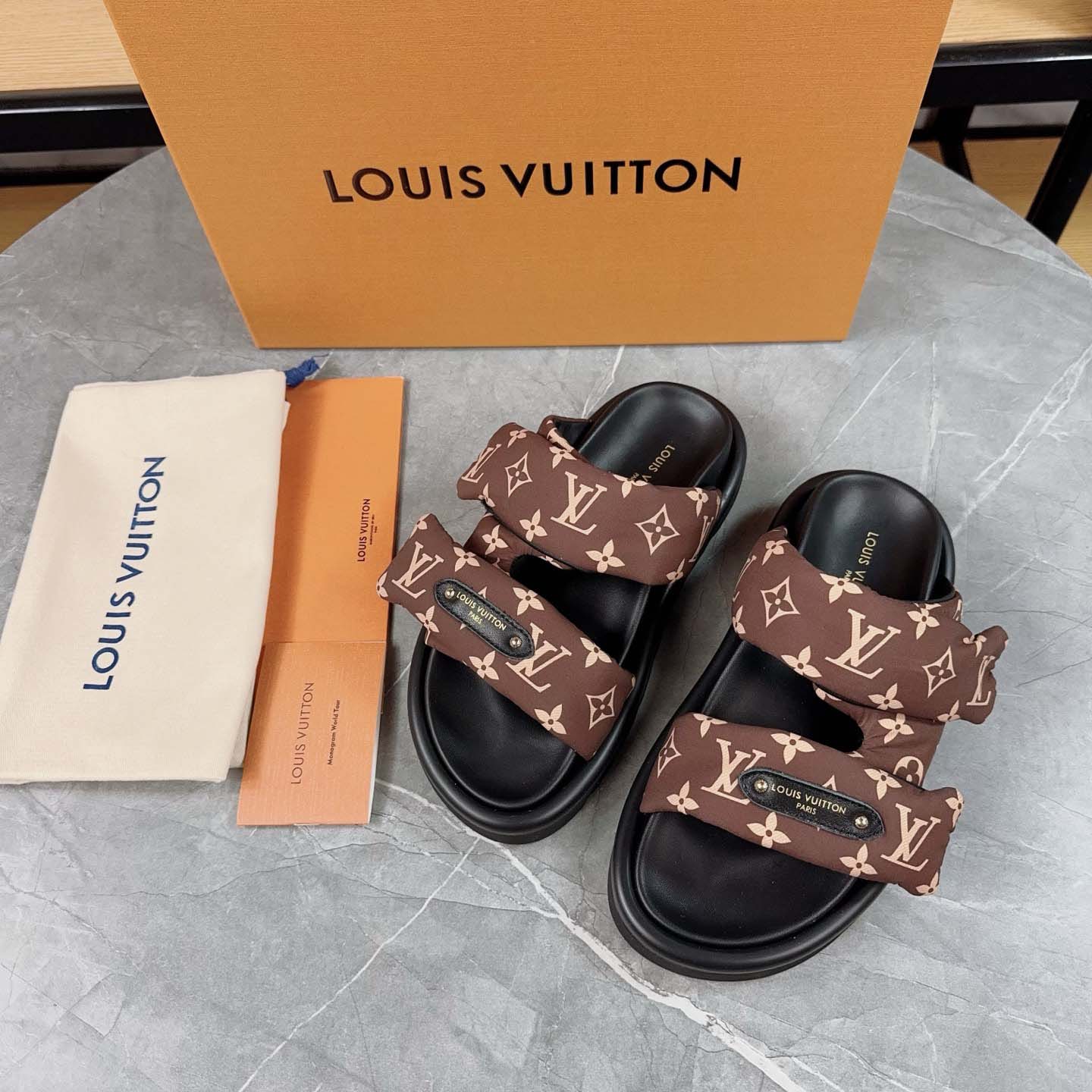 Louis Vuitton Pool Pillow Flat Comfort Mule - EUR FASHION