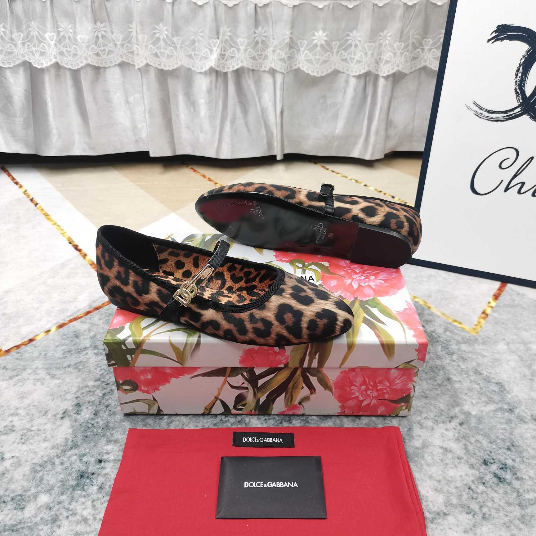Dolce & Gabbana Printed Velvet Ballet Flats - EUR FASHION