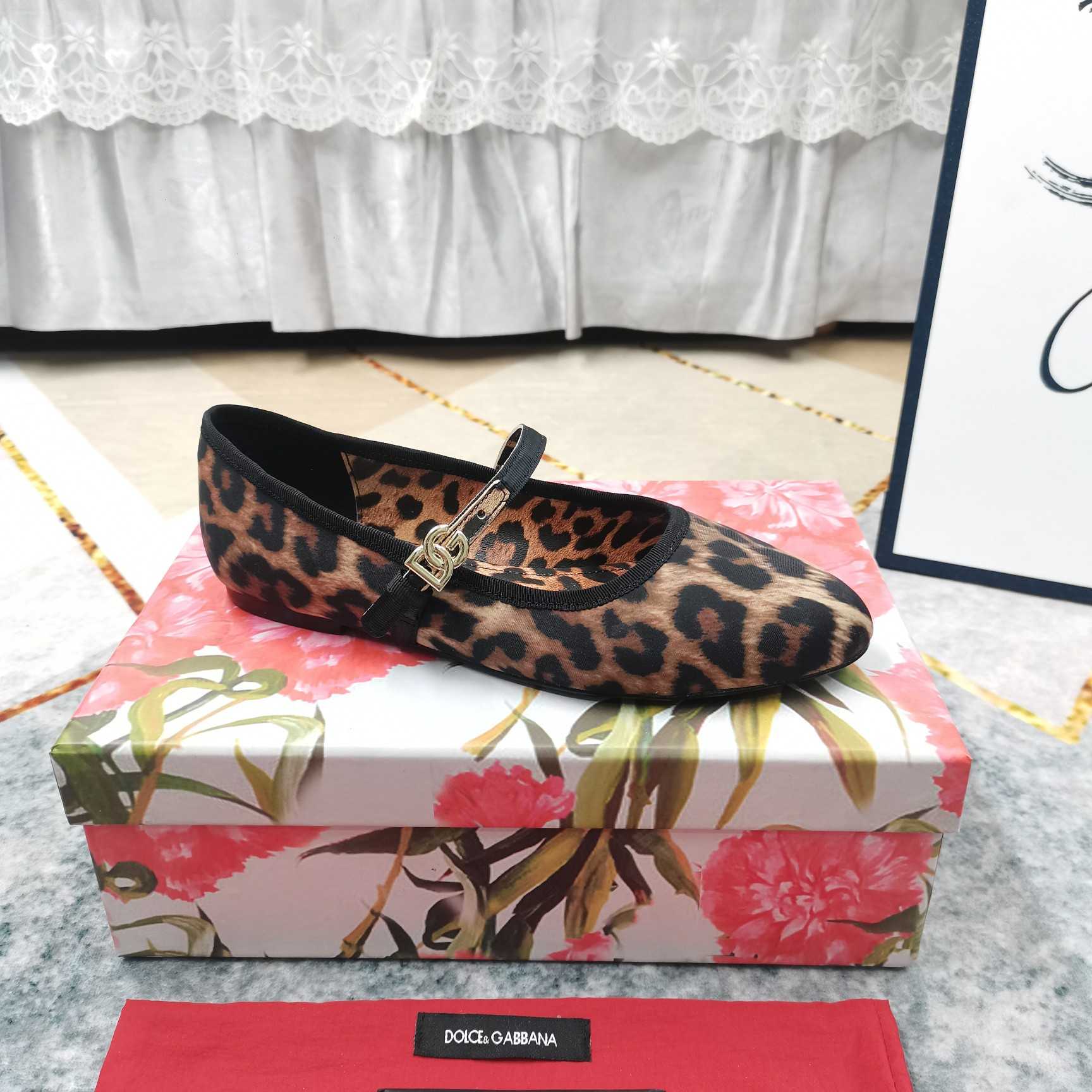 Dolce & Gabbana Printed Velvet Ballet Flats - EUR FASHION