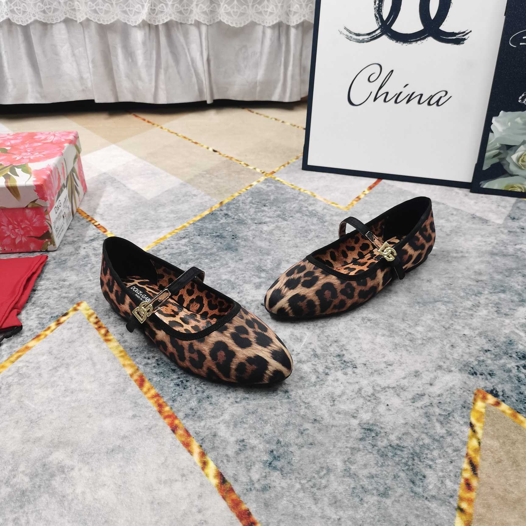 Dolce & Gabbana Printed Velvet Ballet Flats - EUR FASHION