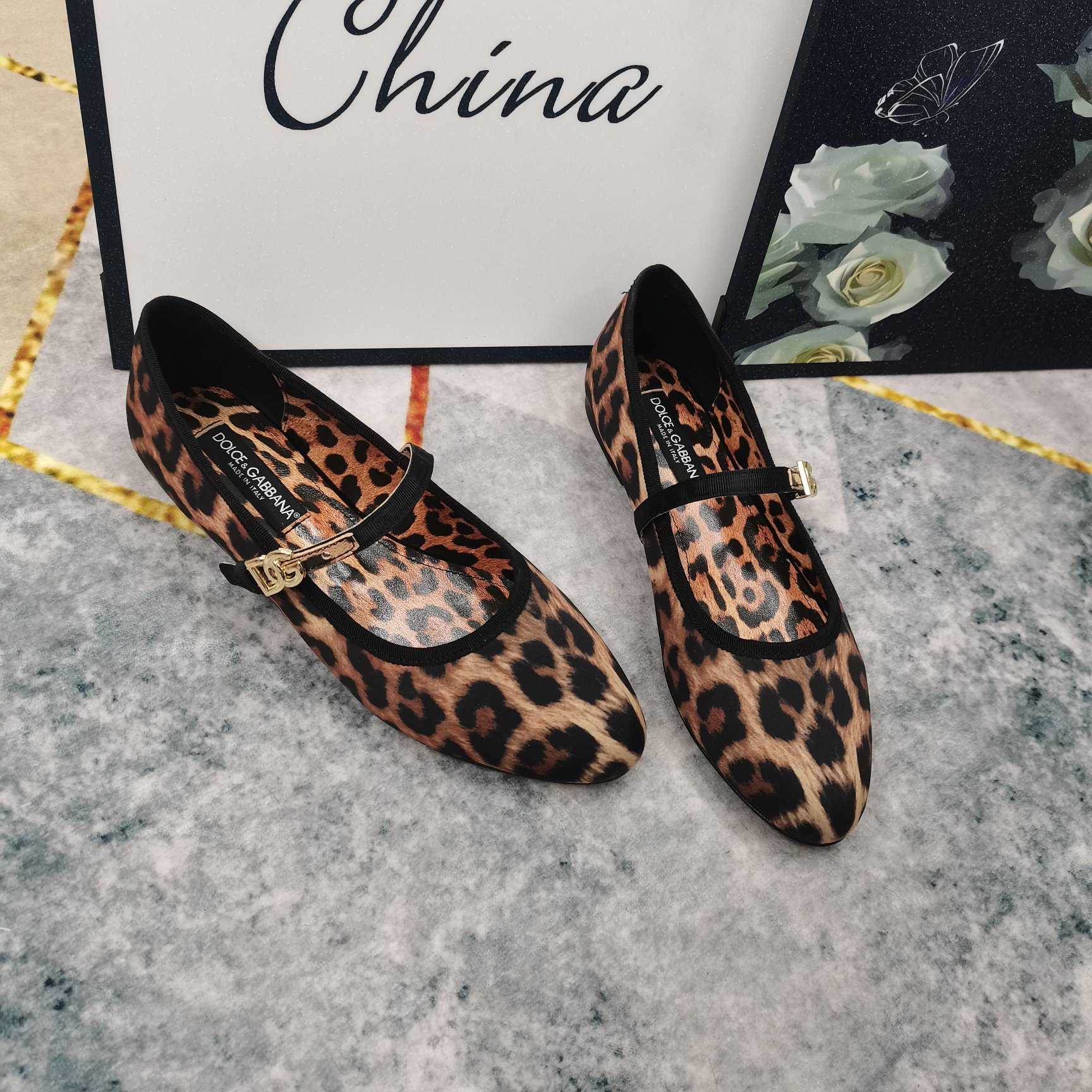 Dolce & Gabbana Printed Velvet Ballet Flats - EUR FASHION