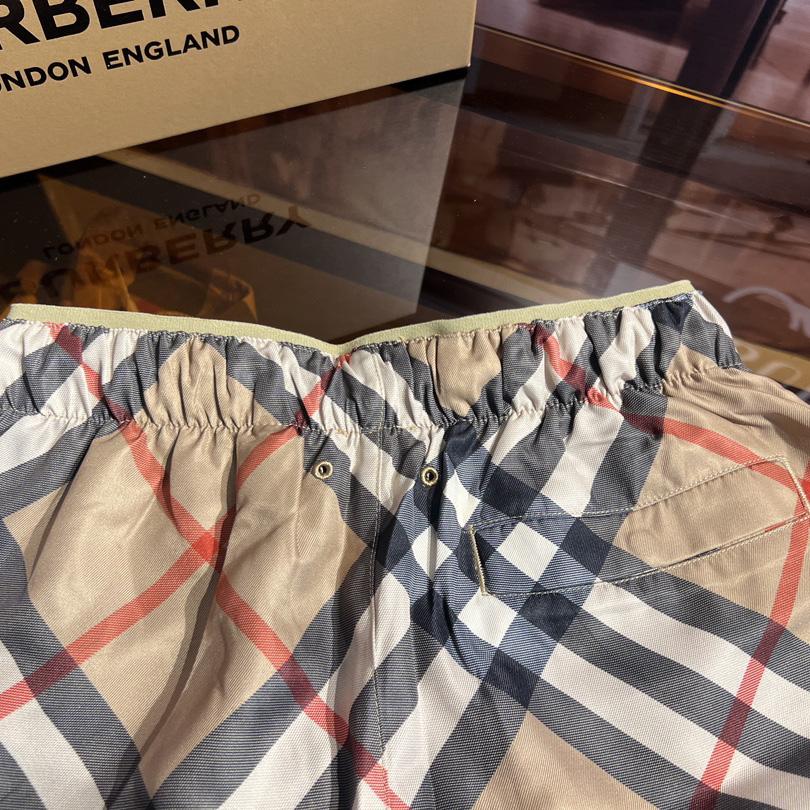Burberry Shorts    - EUR FASHION