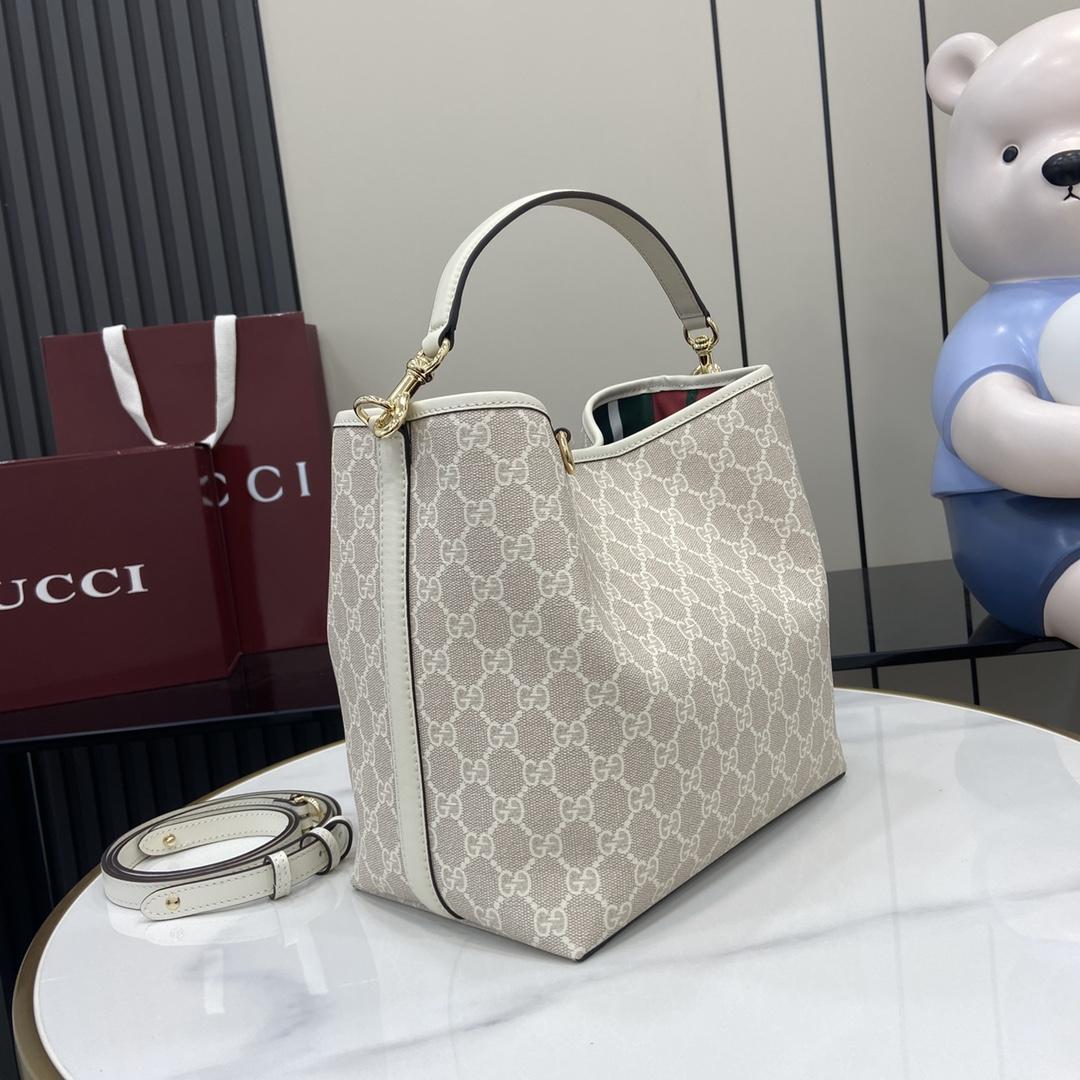 Gucci GG Emblem Small Shoulder Bag - EUR FASHION