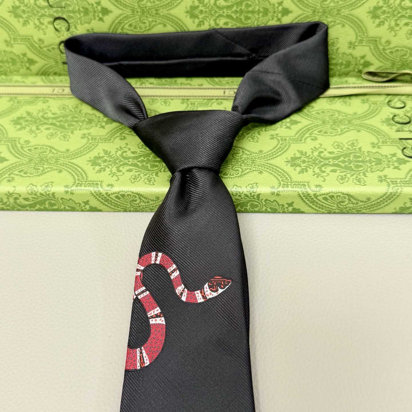 Gucci Silk Jacquard Tie - EUR FASHION