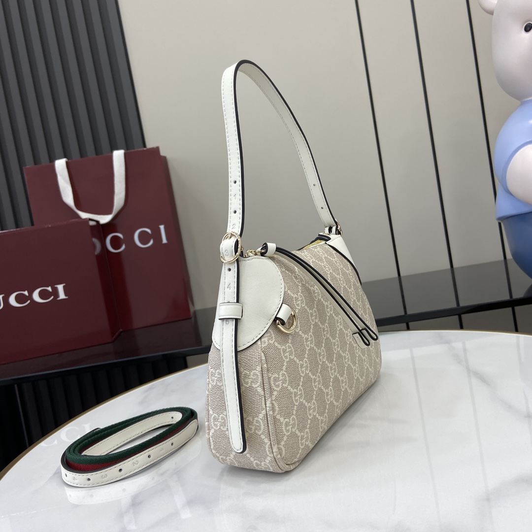 Gucci GG Emblem Small Shoulder Bag - EUR FASHION