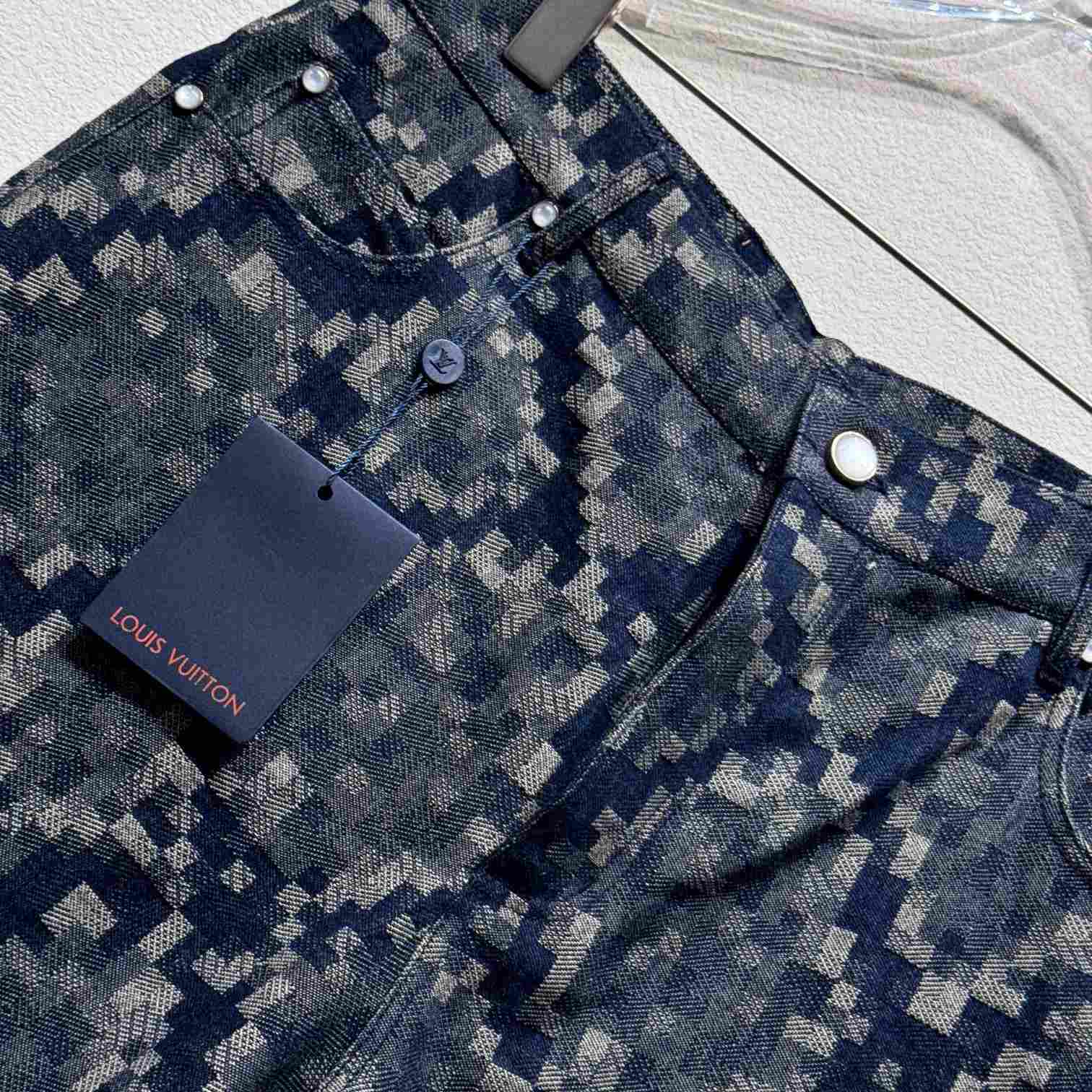 Louis Vuitton Graphic Denim Skate Shorts - EUR FASHION