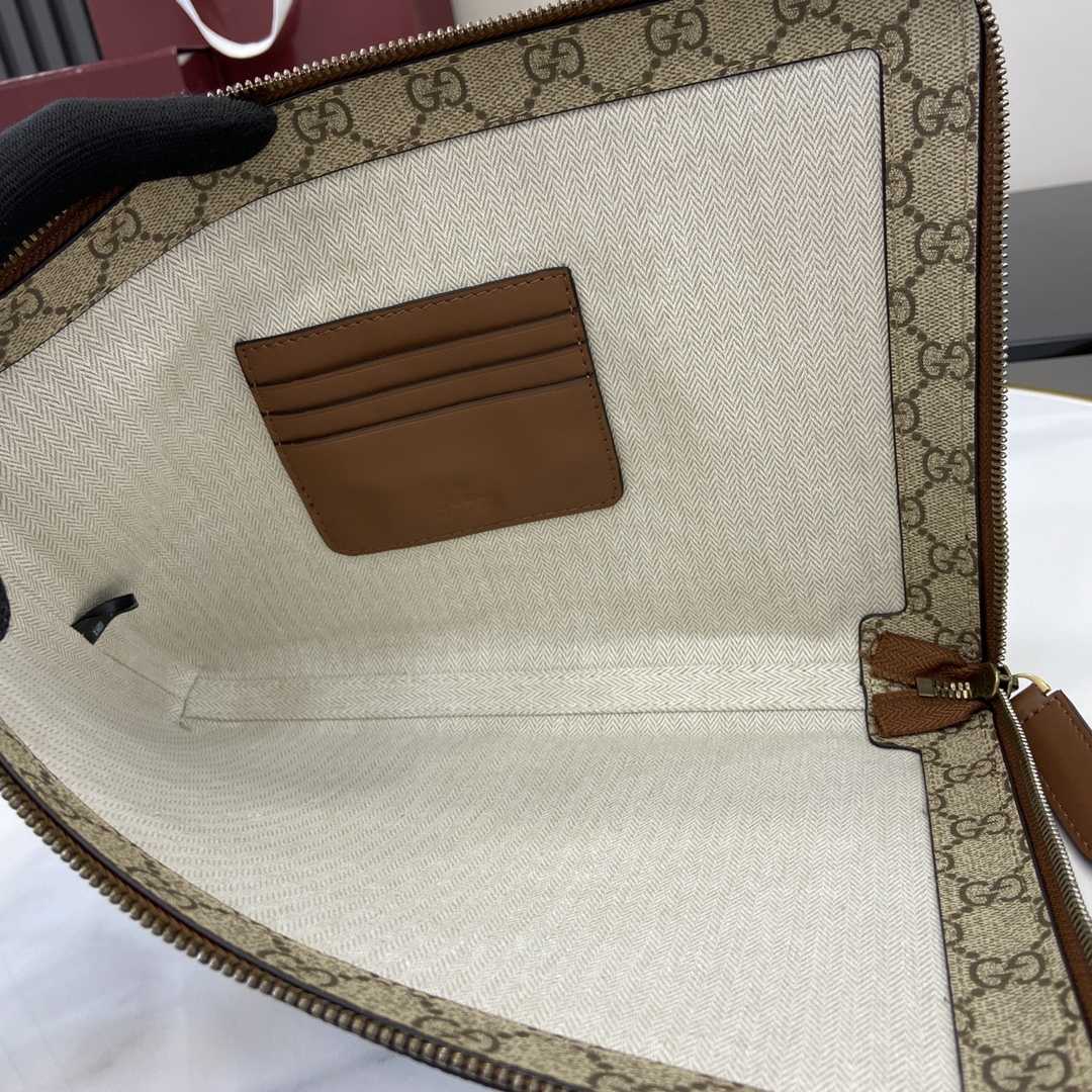 Gucci GG Emblem Small Business Case - EUR FASHION