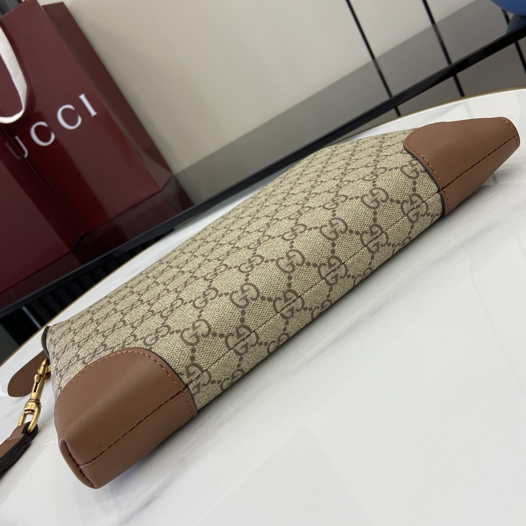 Gucci GG Emblem Small Business Case - EUR FASHION