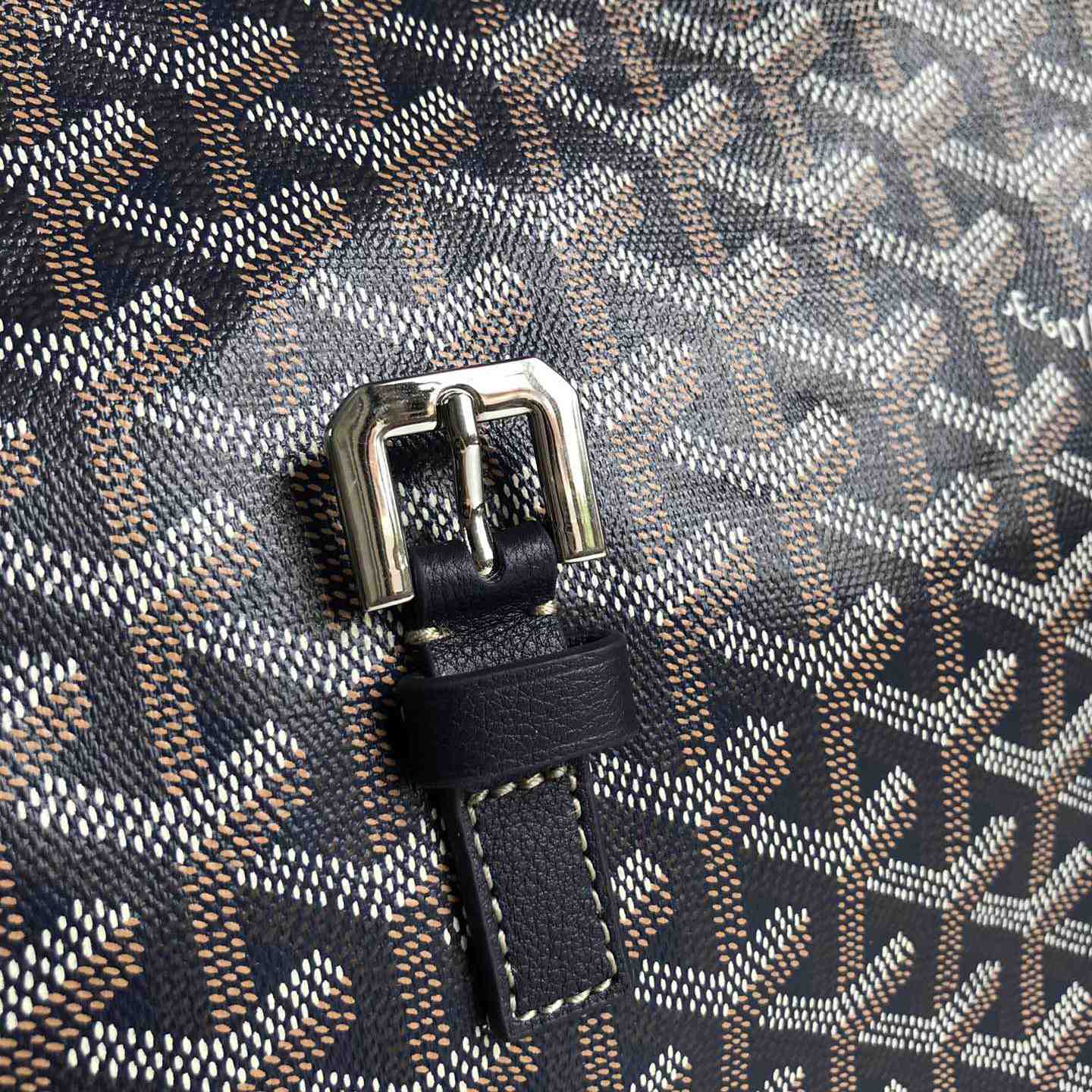 Goyard Capetien MM Messenger Bag   - EUR FASHION