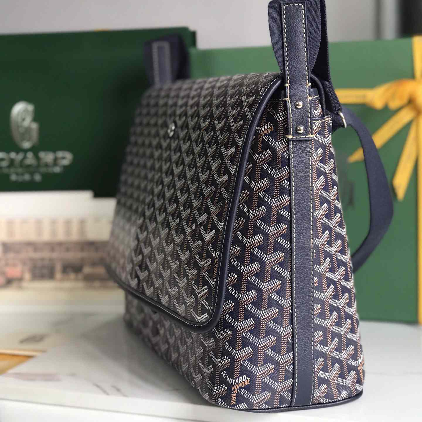 Goyard Capetien MM Messenger Bag   - EUR FASHION