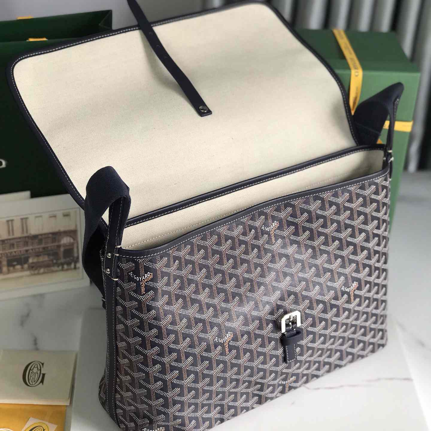 Goyard Capetien MM Messenger Bag   - EUR FASHION