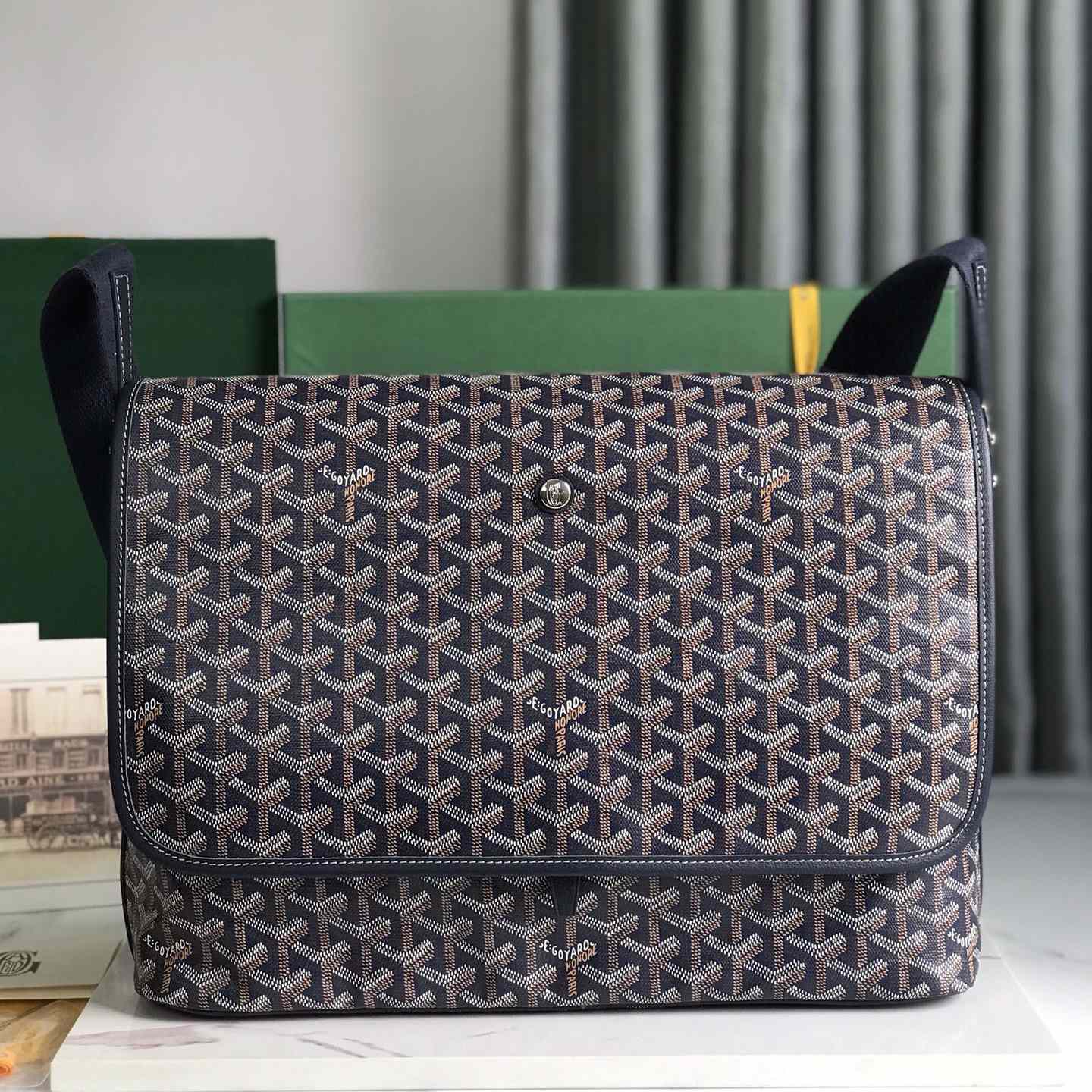 Goyard Capetien MM Messenger Bag   - EUR FASHION