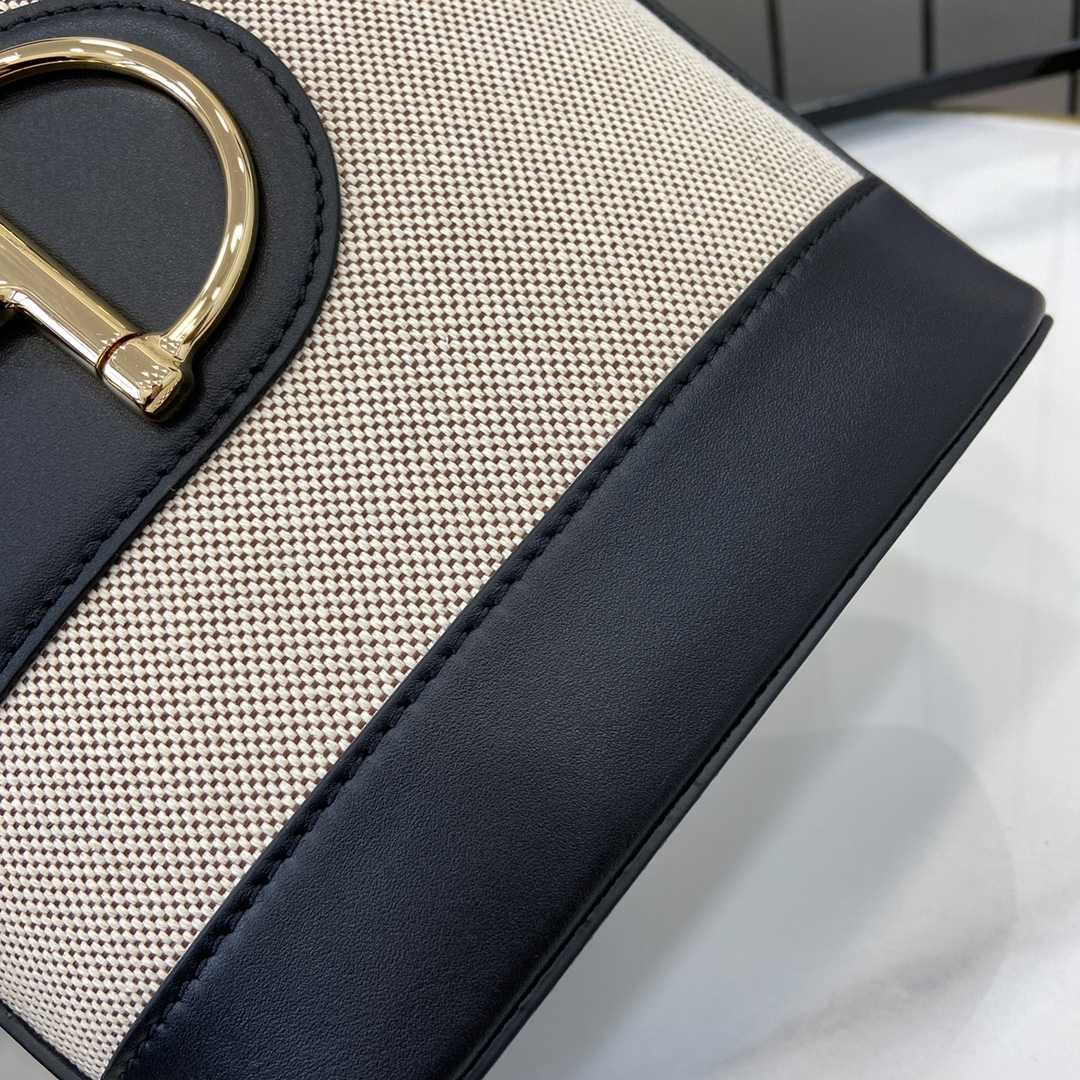 Gucci 73 Mini Bucket Bag - EUR FASHION