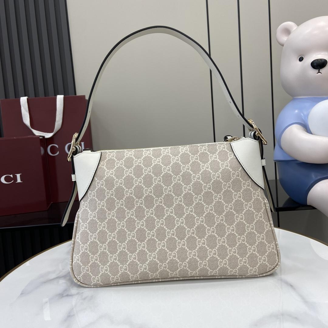 Gucci GG Emblem Medium Shoulder Bag - EUR FASHION