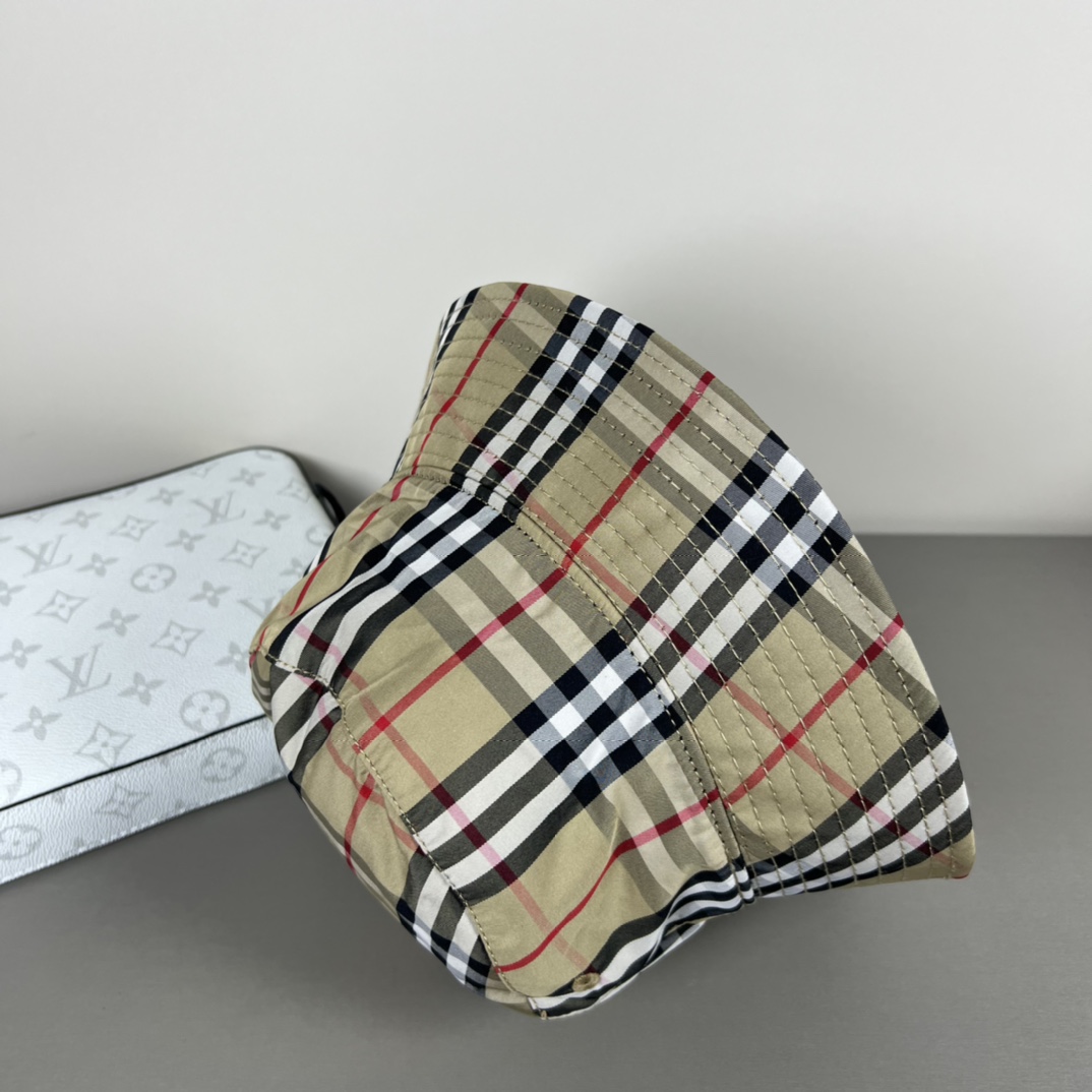 Burberry Check Bucket Hat - EUR FASHION